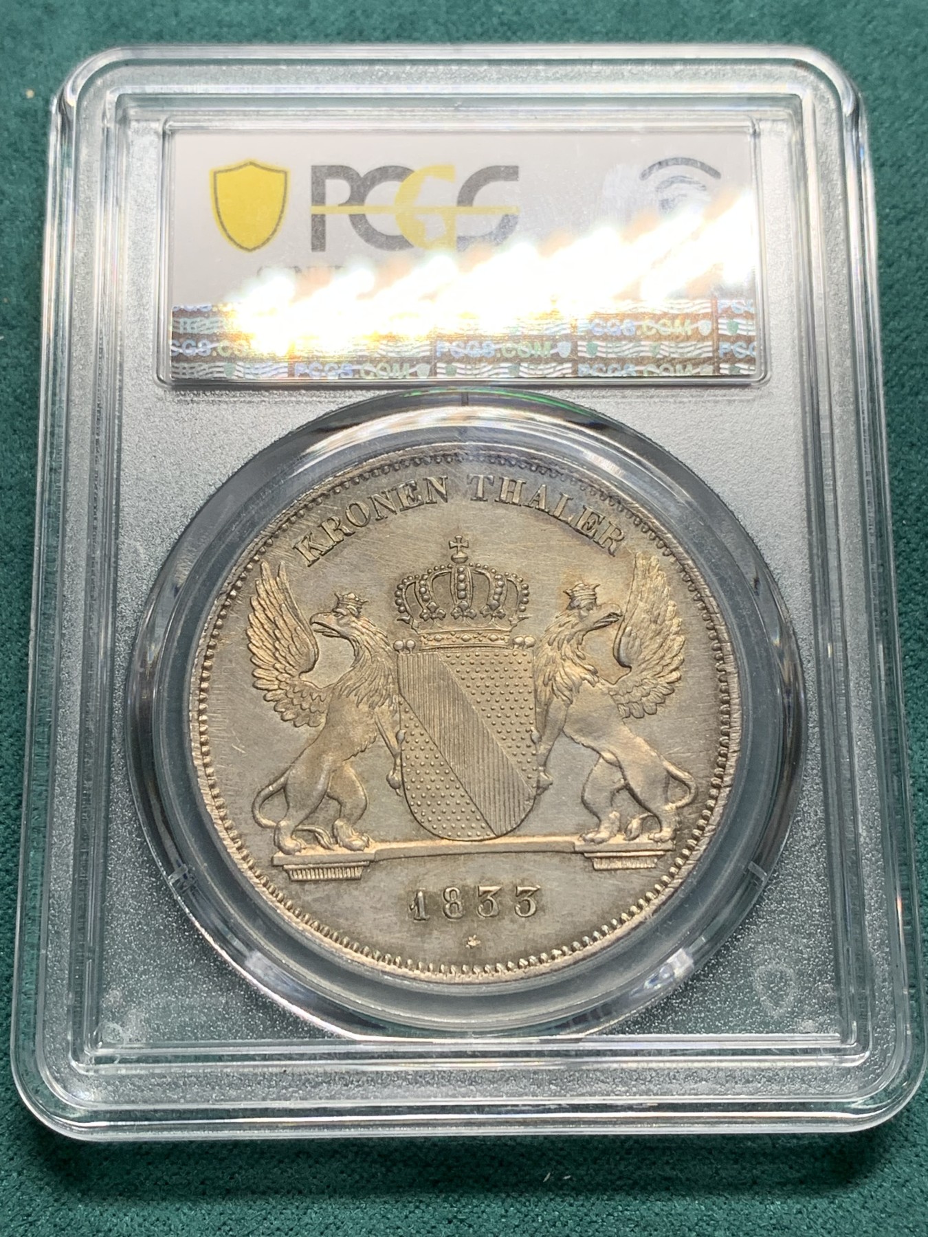 欢迎参加《竞宝斋》为爱冲冲冲 七夕特拍专场 ！第191场 (全场包邮) PCGS-UNC，德国巴登1833年份带星皇冠泰勒大银币，非常漂亮的狮鹫，所有年份中最少见品种