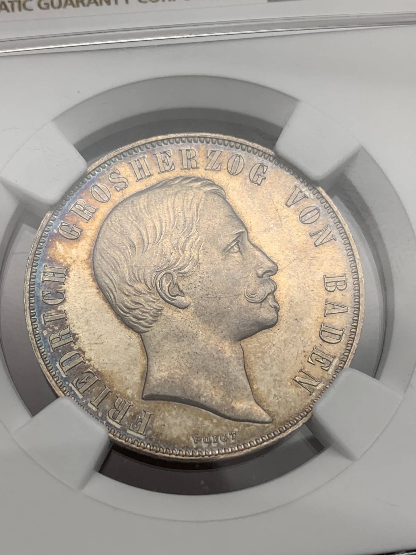 欢迎参加《竞宝斋》为爱冲冲冲 七夕特拍专场 ！第191场 (全场包邮) NGC MS62 德国巴登1863年狩猎节1盾银币，淡金泛蓝包浆，很漂亮 极少品种