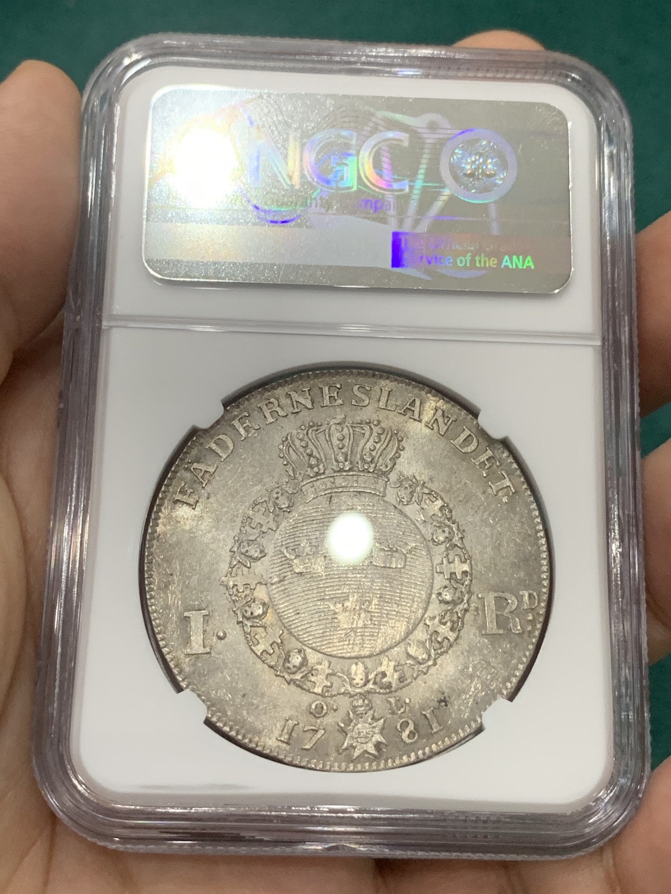 欢迎参加《竞宝斋》为爱冲冲冲 七夕特拍专场 ！第191场 (全场包邮) NGC-MS61 瑞典1781-OL古斯塔夫三世国王 1达勒银币 两百多年历史 底板银光充沛 转光强烈 季军分