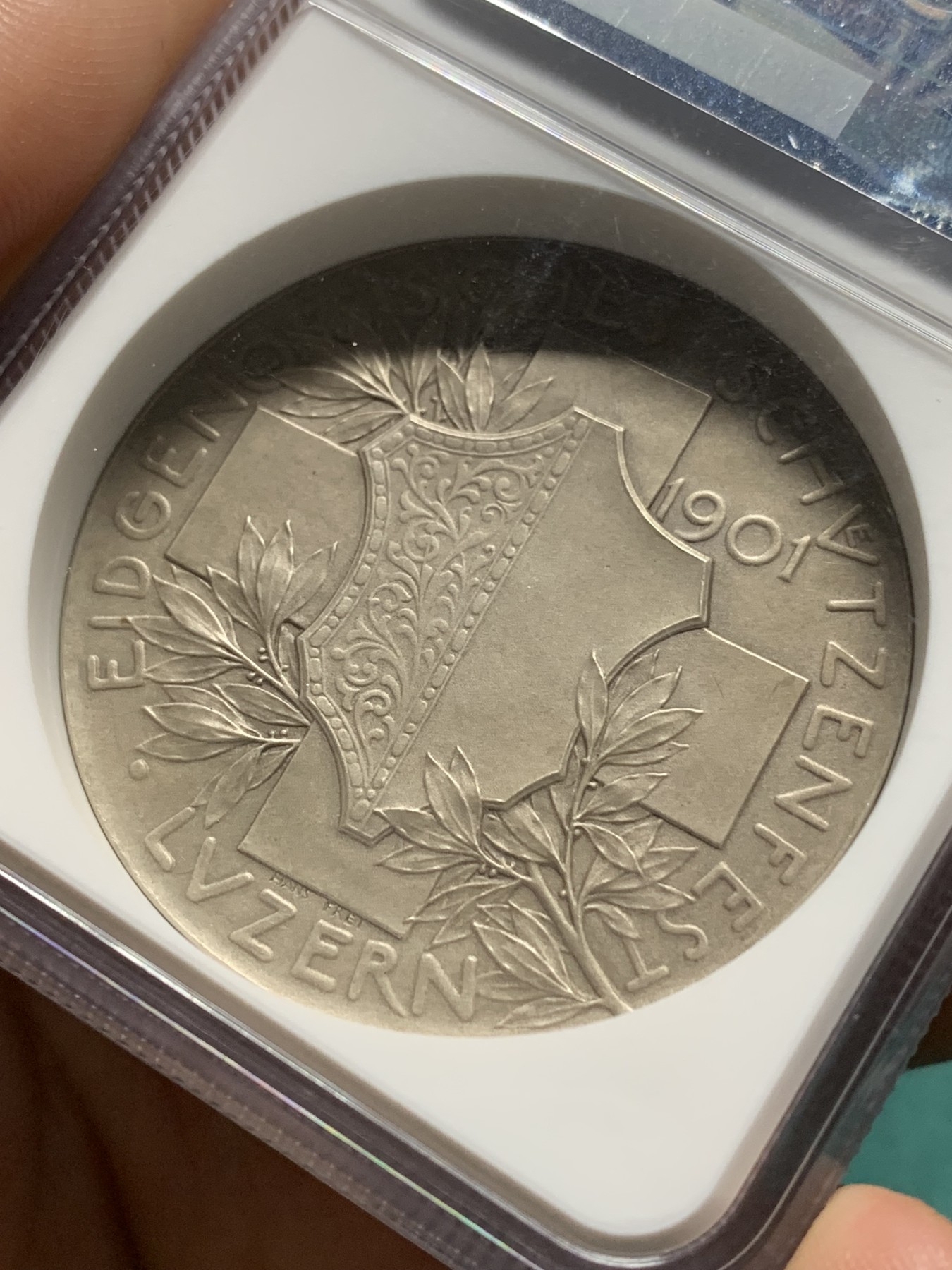 欢迎参加《竞宝斋》为爱冲冲冲 七夕特拍专场 ！第191场 (全场包邮) NGC-MS65 瑞士 1901年 卢塞恩 射击节 45MM大银章 加厚盒 经典设计 难得高分