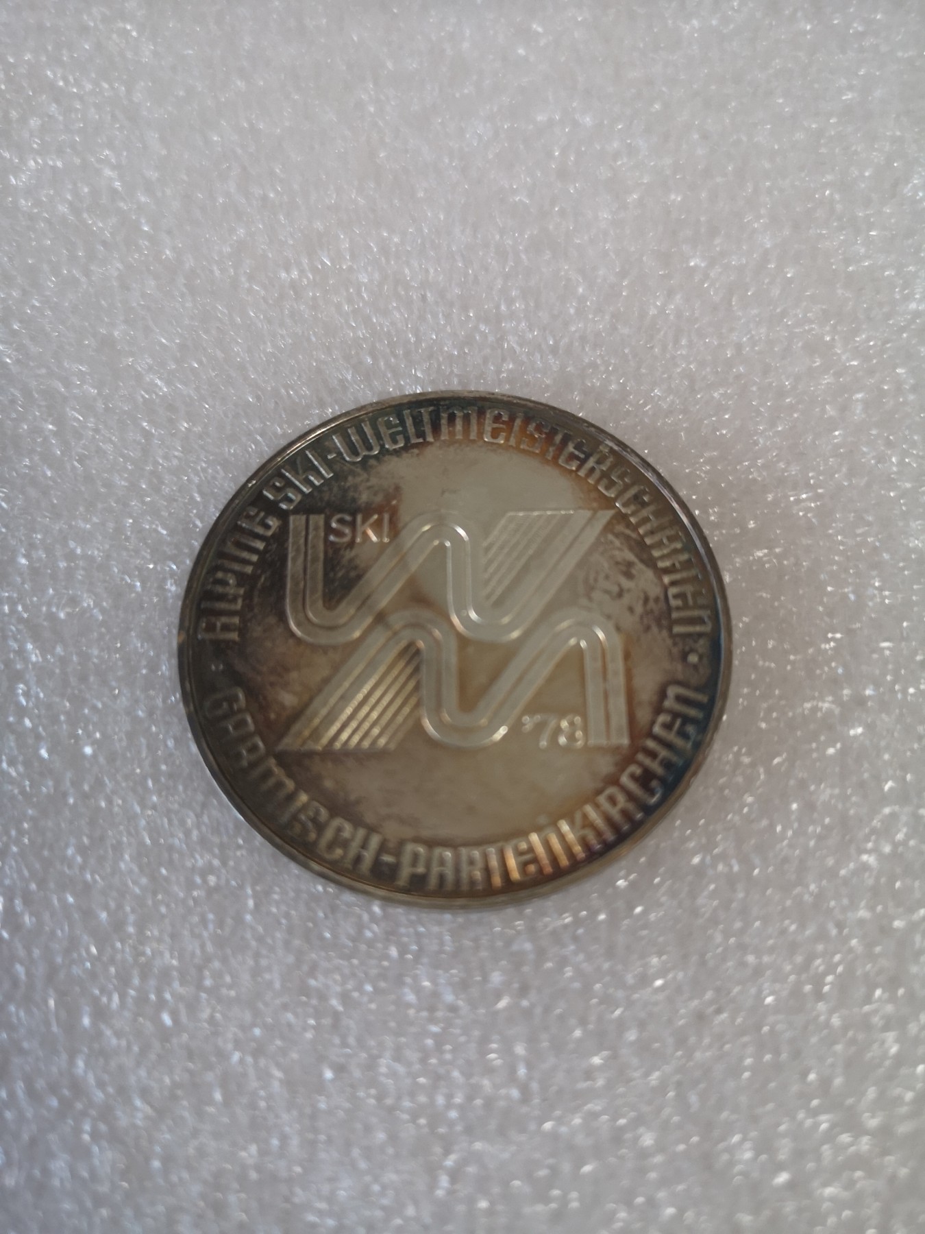 长老汇第33场老银币拍卖 1978德国加尔米什高山滑雪锦标赛银章，25克，40MM，999银，五彩，镜面效果