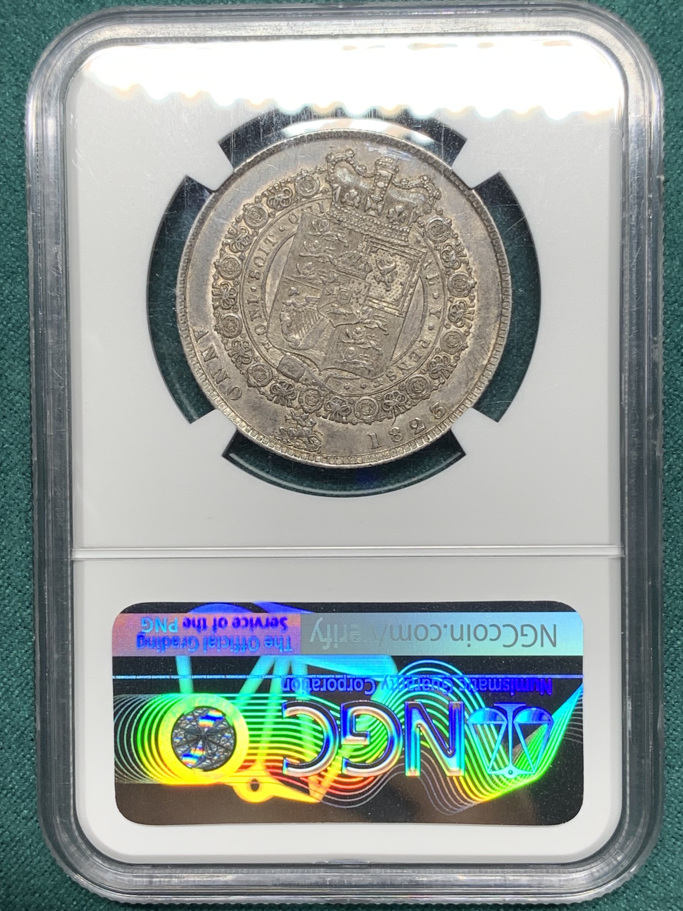 欢迎参加《竞宝斋》为爱冲冲冲 七夕特拍专场 ！第191场 (全场包邮) NGC AU58 英国 1823乔治四世盾徽半克朗银币，乔四三花半克朗随处可见，盾徽版任何品相都十分稀缺