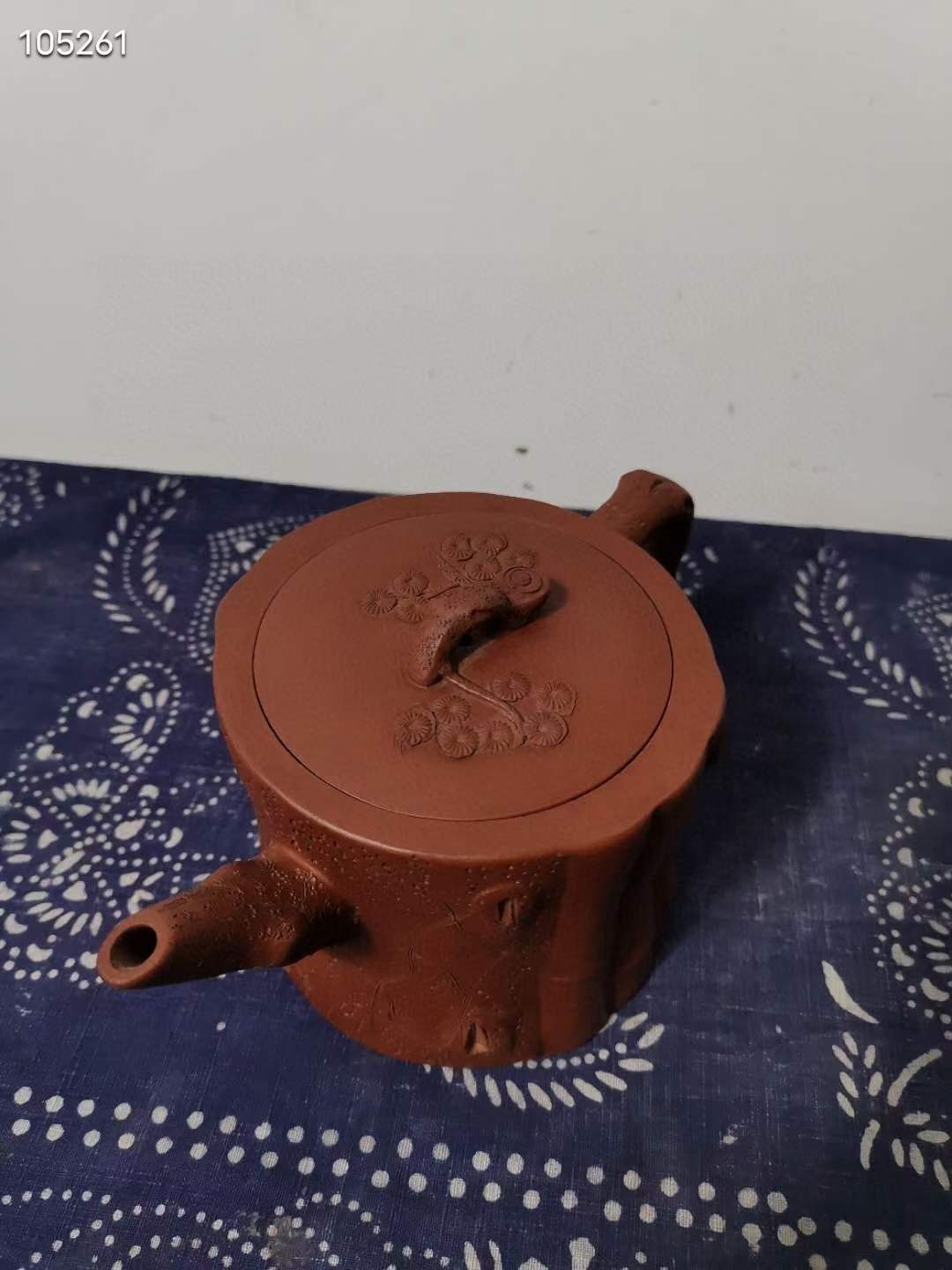 有兰秘制款老紫砂壶，松段花器壶形，朱泥砂料，品相一流