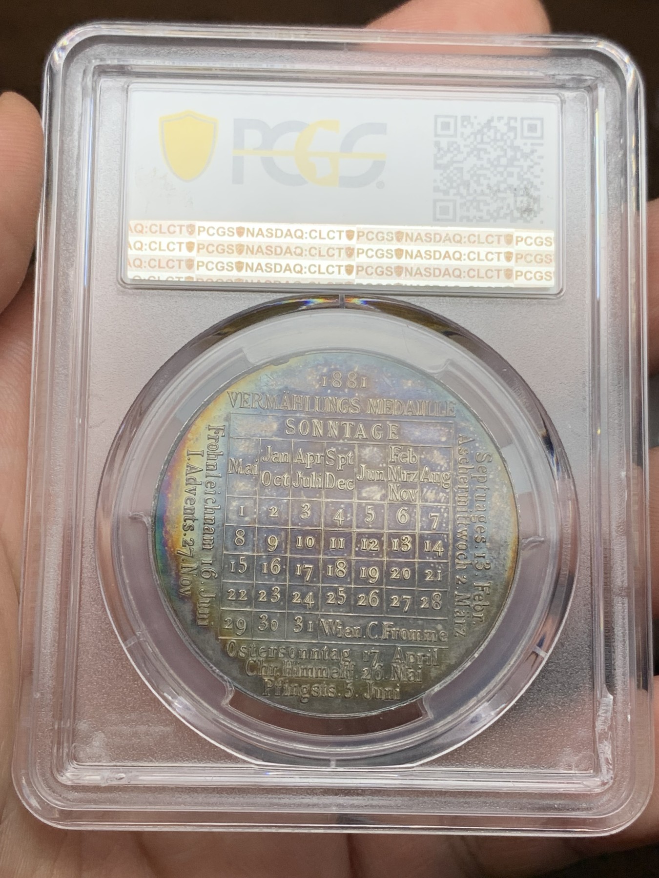 欢迎参加《竞宝斋》为爱冲冲冲 七夕特拍专场 ！第191场 (全场包邮) PCGS-SP62 奥地利 1881年 鲁道夫结婚纪念银章 非常漂亮的双面五彩包浆 背面还带日历表 创意无限