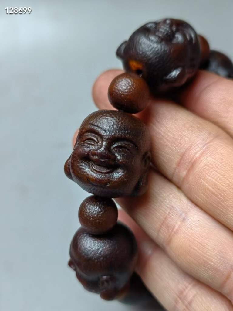 老x牛角手串雕刻弥勒佛 鱼子纹清晰 品相完好