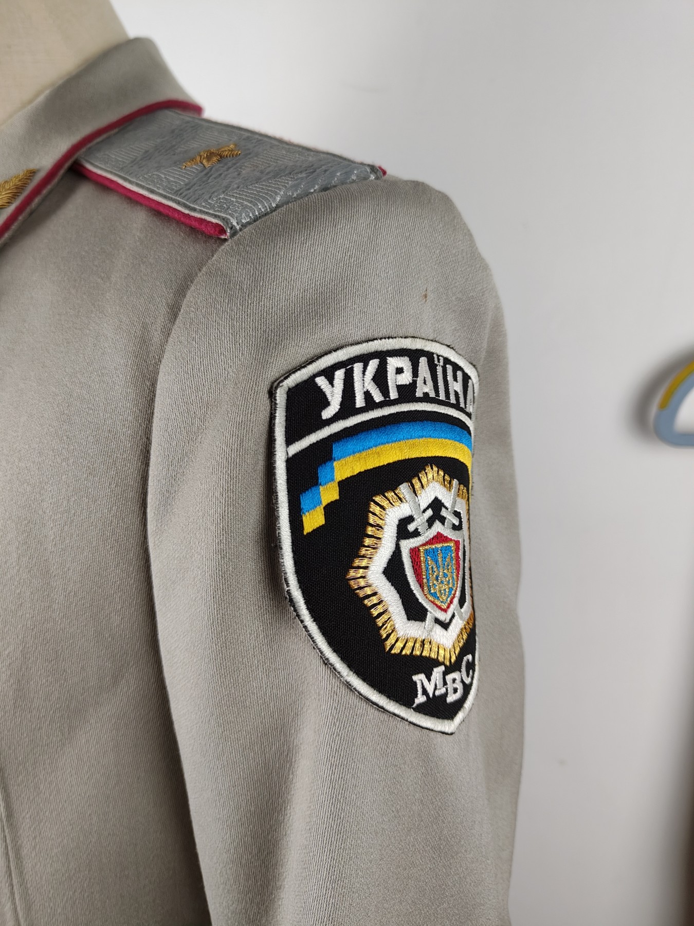 全场0元起拍 第83期 咸鱼国勋章拍卖专场 8月20日（周日）下午6：00开始 乌克兰 内务部将官常服一套胸围108 肩宽48 衣长81 袖长61 腰围88 裤长103