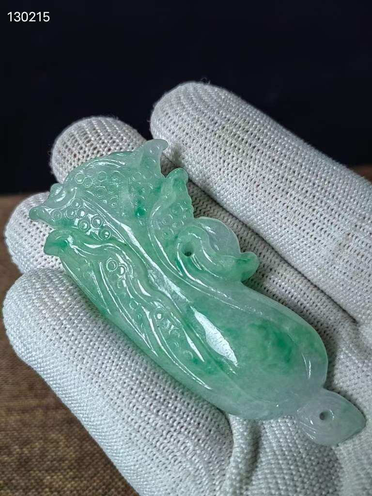 老翡翠百财把件 飘花翡翠 冰种料 雕刻精美 栩栩如生 品佳