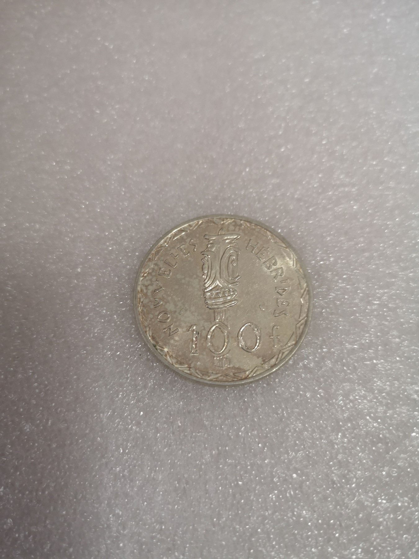 长老汇第33场老银币拍卖 1966新赫布里底100法郎银币，25克大银