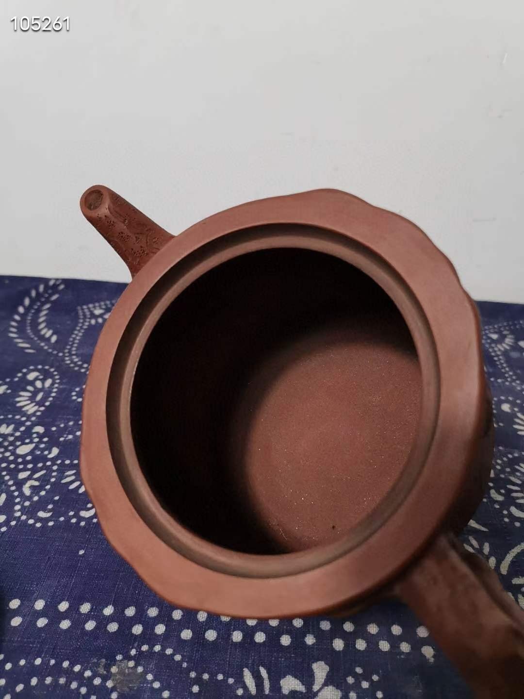 有兰秘制款老紫砂壶，松段花器壶形，朱泥砂料，品相一流