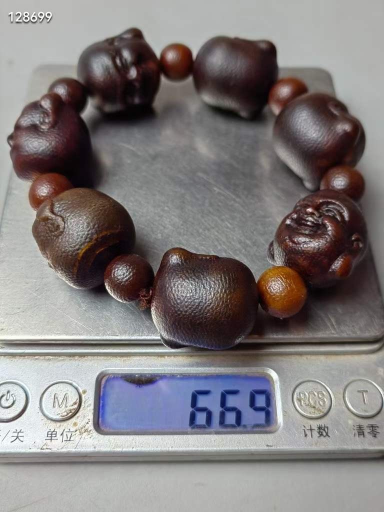 老x牛角手串雕刻弥勒佛 鱼子纹清晰 品相完好