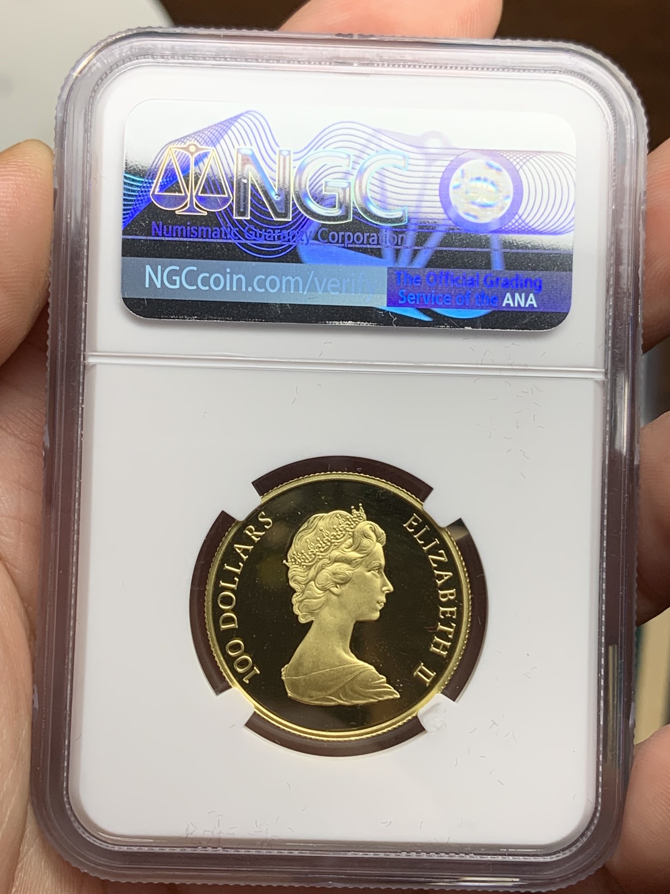 欢迎参加《竞宝斋》为爱冲冲冲 七夕特拍专场 ！第191场 (全场包邮) NGC-PF69 ULTRA CAMEO 加拿大 1982年 100加元 宪法 金币 16.97克 首届克劳斯世界硬币大赛最佳金币奖 原盒原证