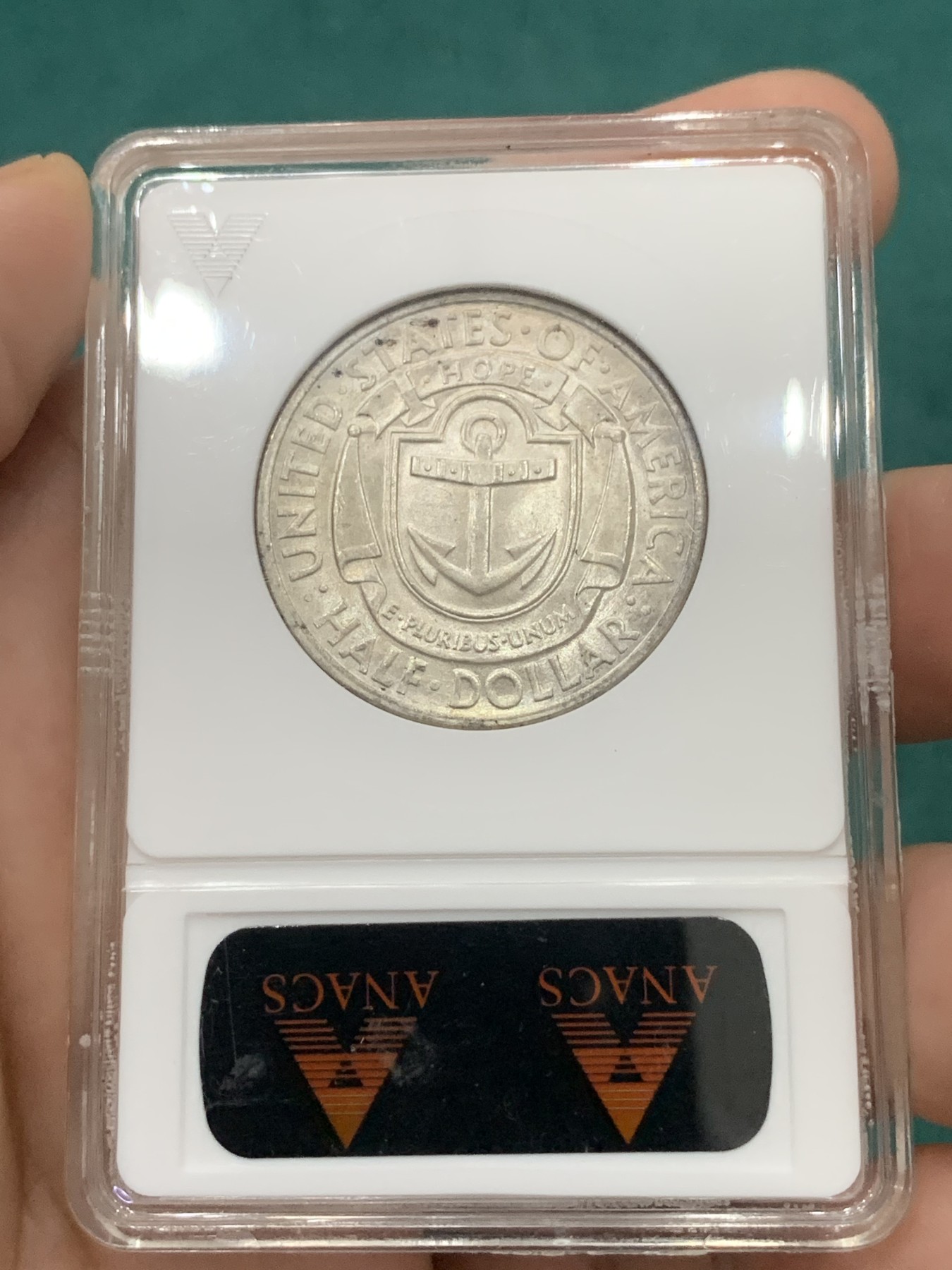 欢迎参加《竞宝斋》为爱冲冲冲 七夕特拍专场 ！第191场 (全场包邮) ANACS-MS65 美国 1936年 罗德岛 50美分 纪念币 绝版小白盒 带彩 小白盒装的半圆很少见