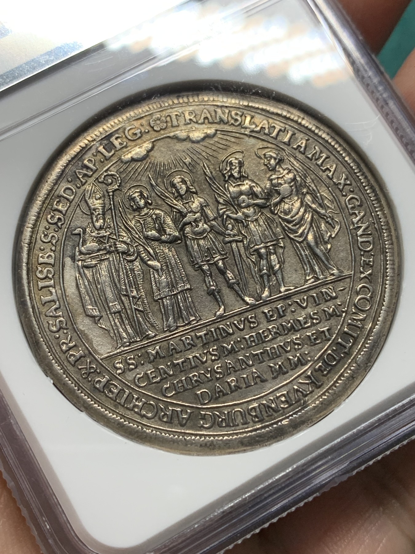 欢迎参加《竞宝斋》为爱冲冲冲 七夕特拍专场 ！第191场 (全场包邮) NGC-AU 奥地利萨尔茨堡 1682年 主教区建立1100年纪念泰勒 暗金色包浆 细节精美 稀少品种