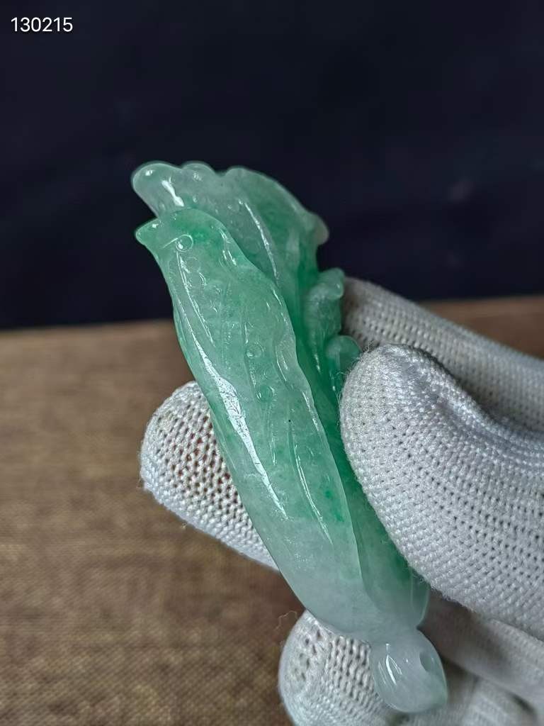 老翡翠百财把件 飘花翡翠 冰种料 雕刻精美 栩栩如生 品佳
