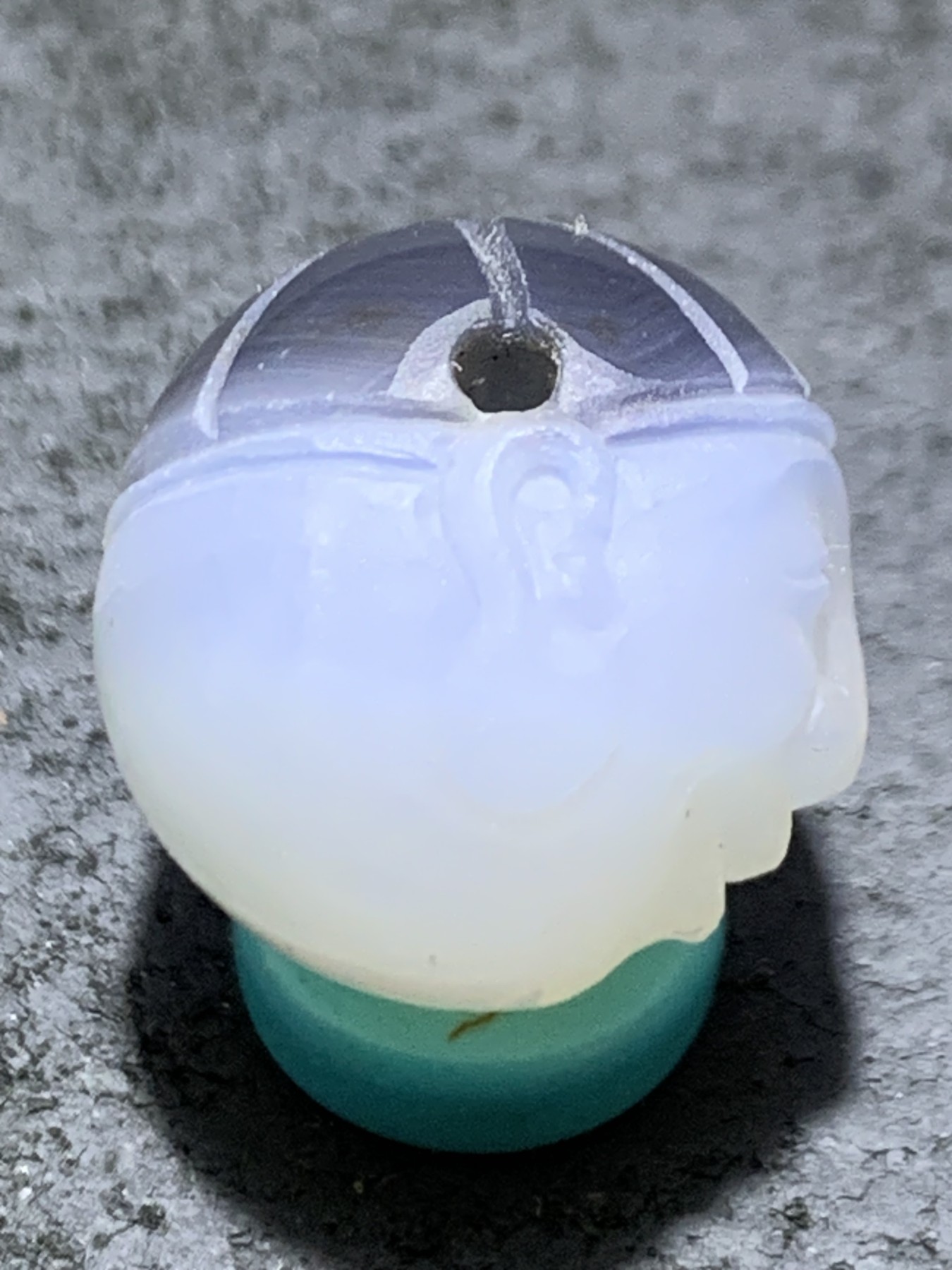 精美高玉化亚光海洋玉髓手工俏色地主圆珠一个！