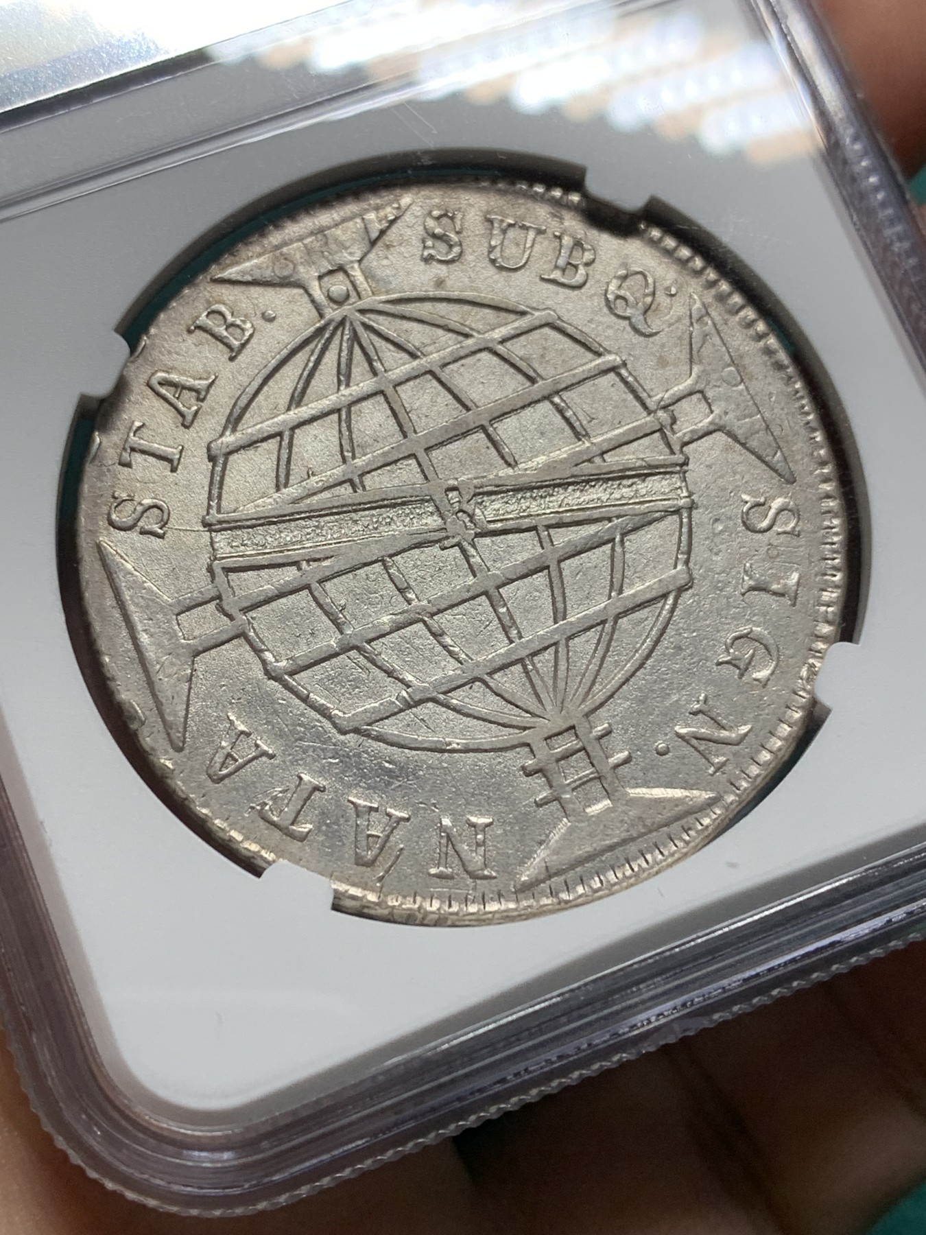 欢迎参加《竞宝斋》为爱冲冲冲 七夕特拍专场 ！第191场 (全场包邮) NGC-AU55 葡属巴西 1814年 R版 巴西地球960瑞斯 大银币 原味粉彩包浆 双面深打 图案清晰 细节一流 上海N严评