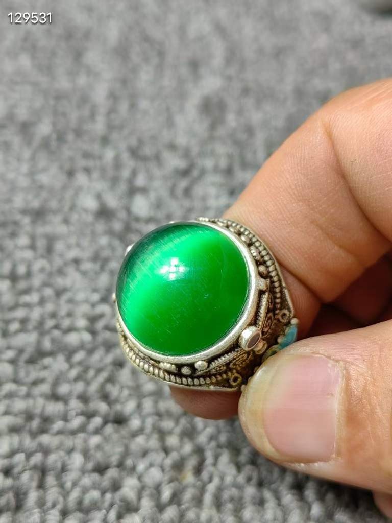 老银烧蓝镶嵌猫眼石戒指 老银烧蓝镶嵌猫眼石戒指