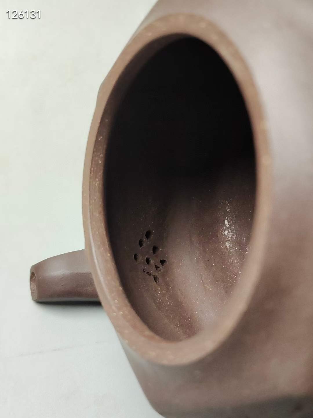 旧藏 精品紫砂壶 五六十年代 库存老茶壶 顾景舟手制 底款：吾为壶痴 景舟手制 一九五六年春 原矿紫泥砂料制成 全新壶型 未流通使用 附有作品珍藏证书 ​