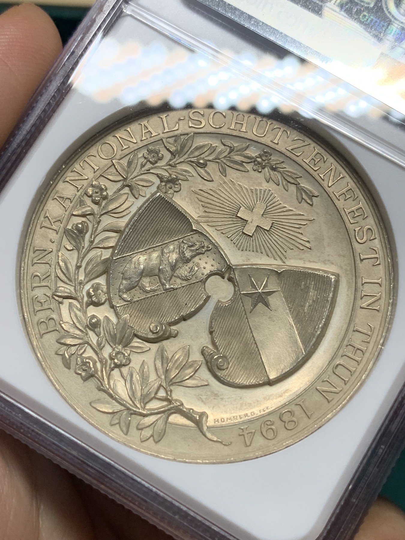 欢迎参加《竞宝斋》为爱冲冲冲 七夕特拍专场 ！第191场 (全场包邮) NGC-MS62 瑞士1894年伯尔尼射击节银章 高浮雕设计的银章 此枚属于瑞士射击节中比较难得的品类 相对其他届射击节来说这枚是稀少品种