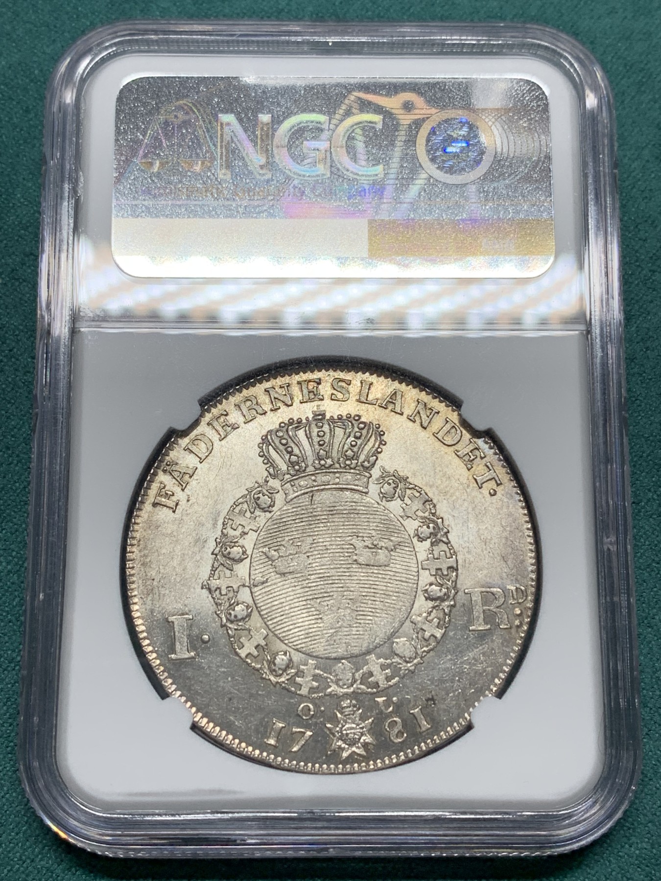 欢迎参加《竞宝斋》为爱冲冲冲 七夕特拍专场 ！第191场 (全场包邮) NGC-MS61 瑞典1781-OL古斯塔夫三世国王 1达勒银币 两百多年历史 底板银光充沛 转光强烈 季军分