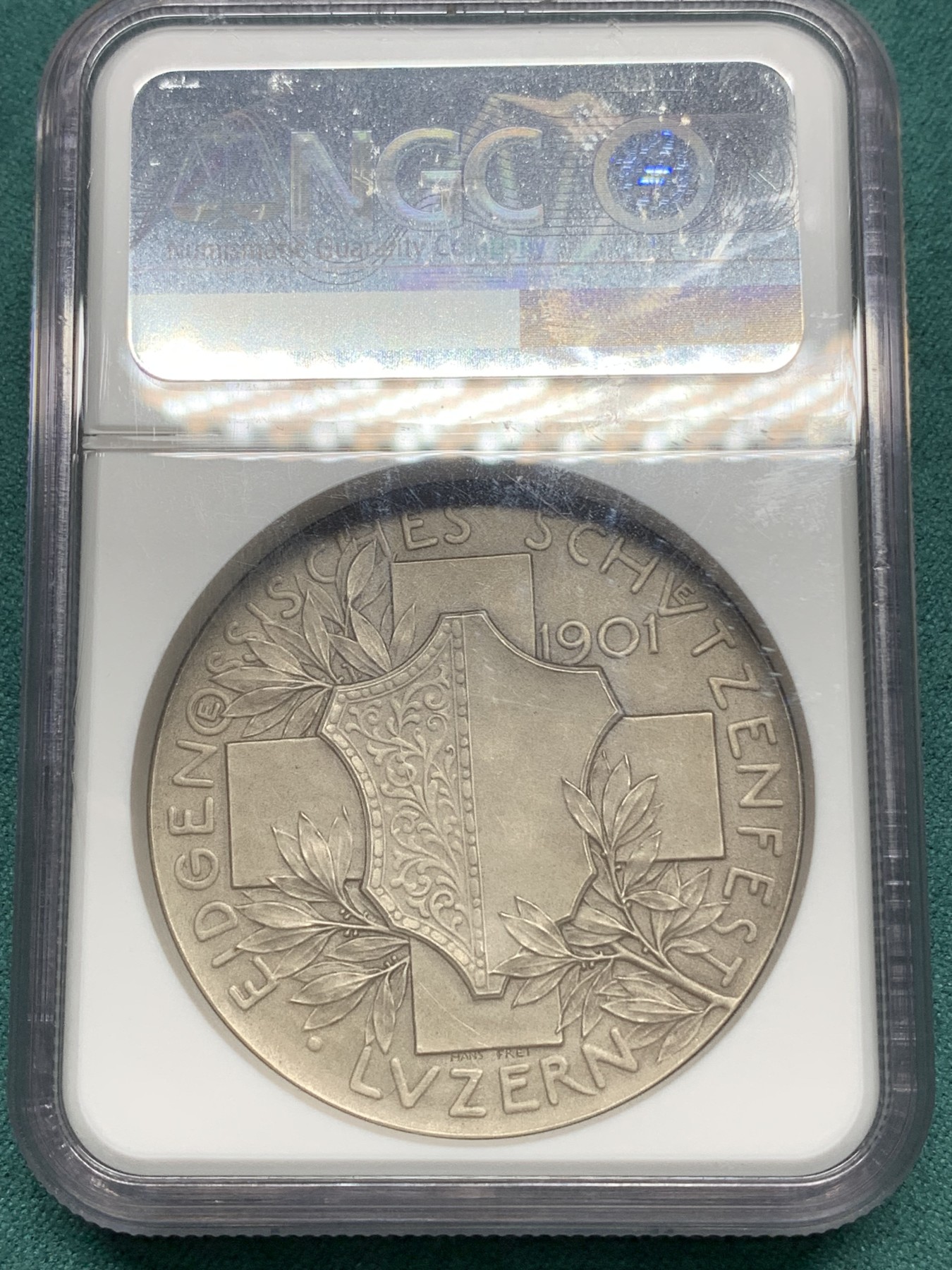 欢迎参加《竞宝斋》为爱冲冲冲 七夕特拍专场 ！第191场 (全场包邮) NGC-MS65 瑞士 1901年 卢塞恩 射击节 45MM大银章 加厚盒 经典设计 难得高分