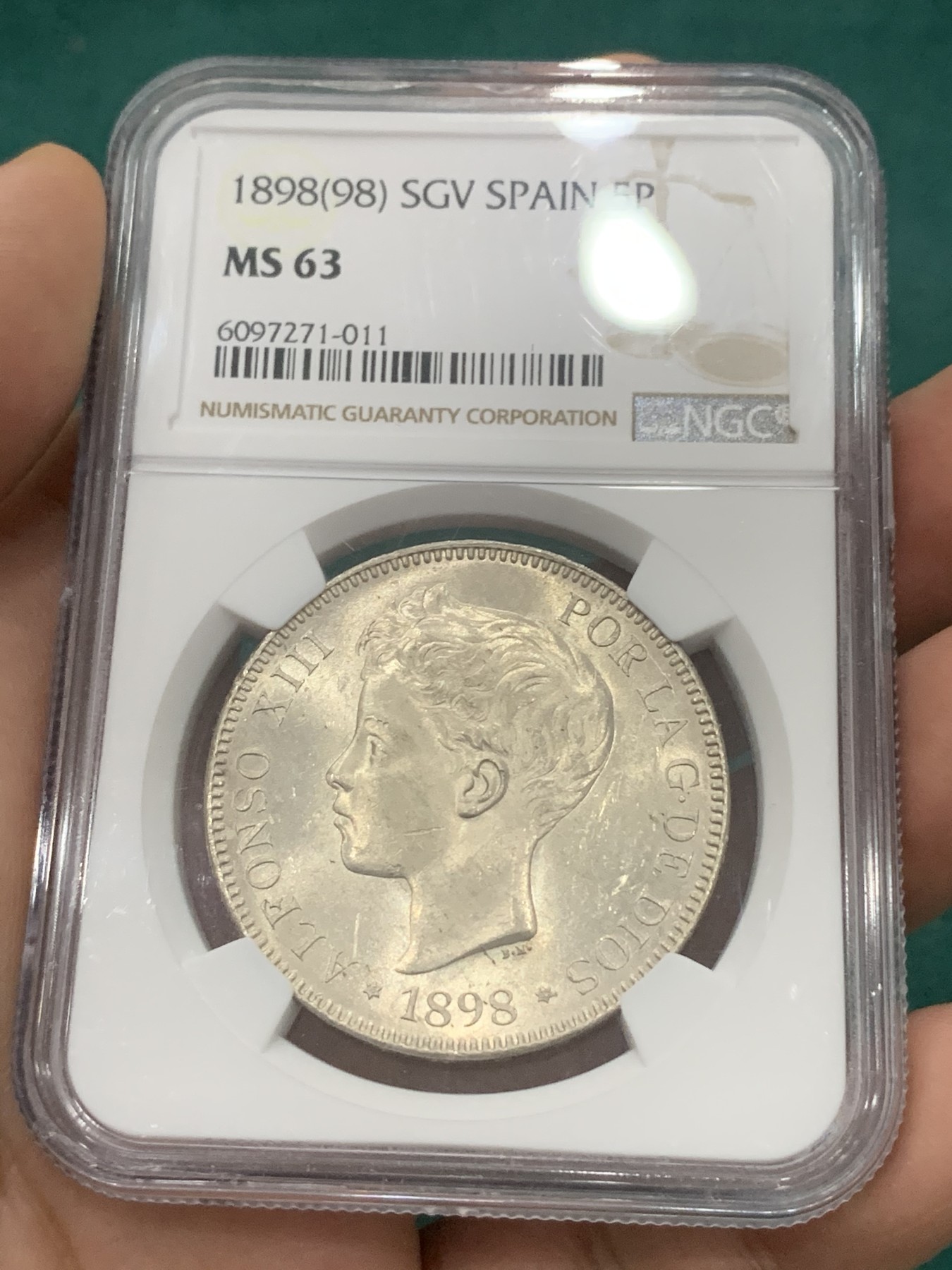 欢迎参加《竞宝斋》为爱冲冲冲 七夕特拍专场 ！第191场 (全场包邮) NGC-MS63 1898年西班牙阿方索十三世儿童头5比塞塔银币 十字转光 品相不错 值得收藏