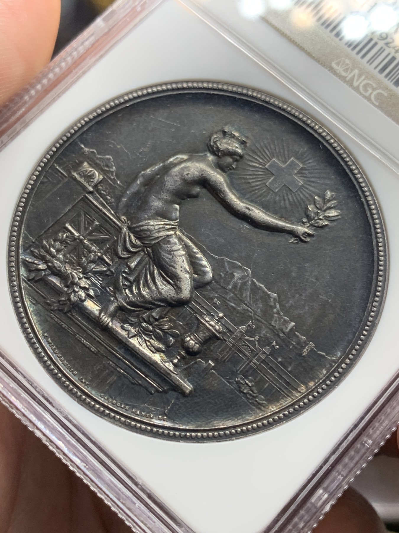 欢迎参加《竞宝斋》为爱冲冲冲 七夕特拍专场 ！第191场 (全场包邮) NGC AU58 1895年瑞士苏黎世射击节大银章，真正的黑美人，犹如美画，美轮美奂，尽显历史沧桑感