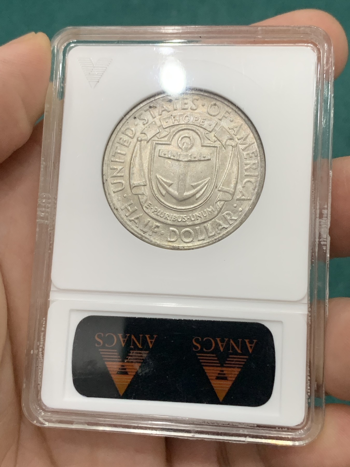 欢迎参加《竞宝斋》为爱冲冲冲 七夕特拍专场 ！第191场 (全场包邮) ANACS-MS65 美国 1936年 罗德岛 50美分 纪念币 绝版小白盒 带彩 小白盒装的半圆很少见