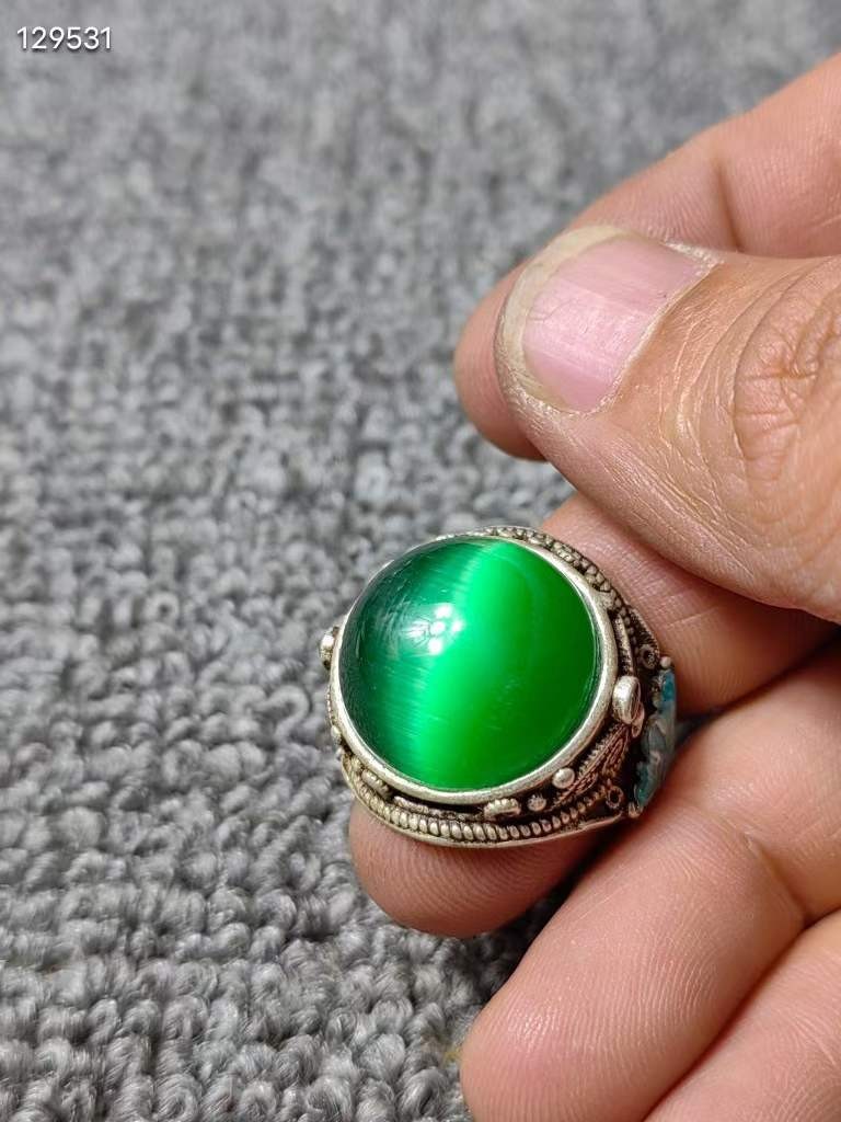 老银烧蓝镶嵌猫眼石戒指 老银烧蓝镶嵌猫眼石戒指