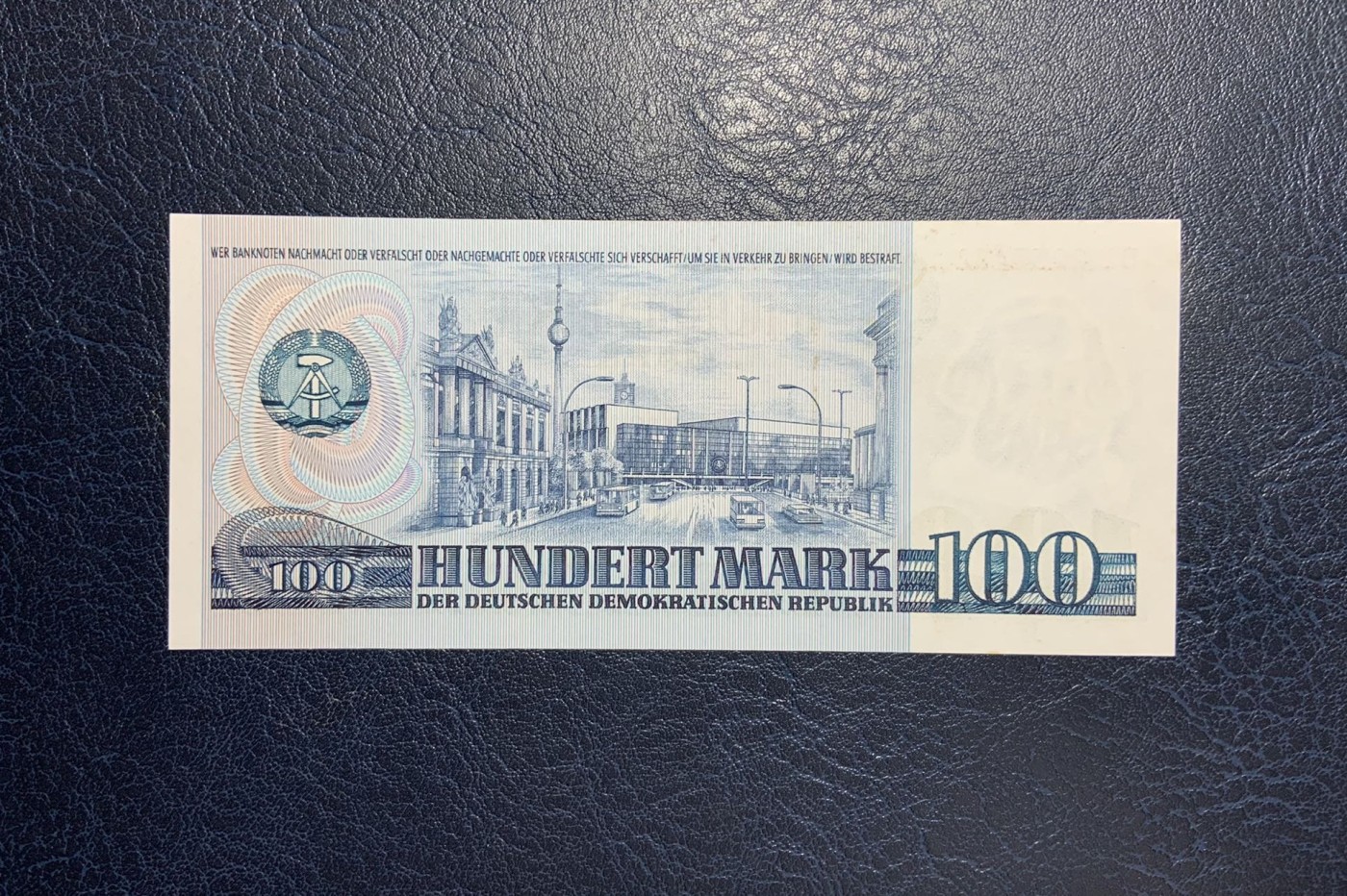 收藏联盟Quantum Auction 第282期拍卖 “多水之乡”-法属圭亚那 德国民主国家1975年100马克 品相UNC 有黄点 东柏林街景