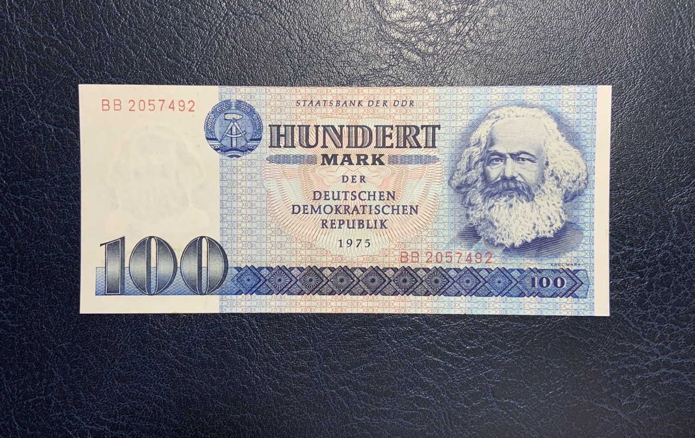 收藏联盟Quantum Auction 第282期拍卖 “多水之乡”-法属圭亚那 德国民主国家1975年100马克 品相UNC 有黄点 东柏林街景