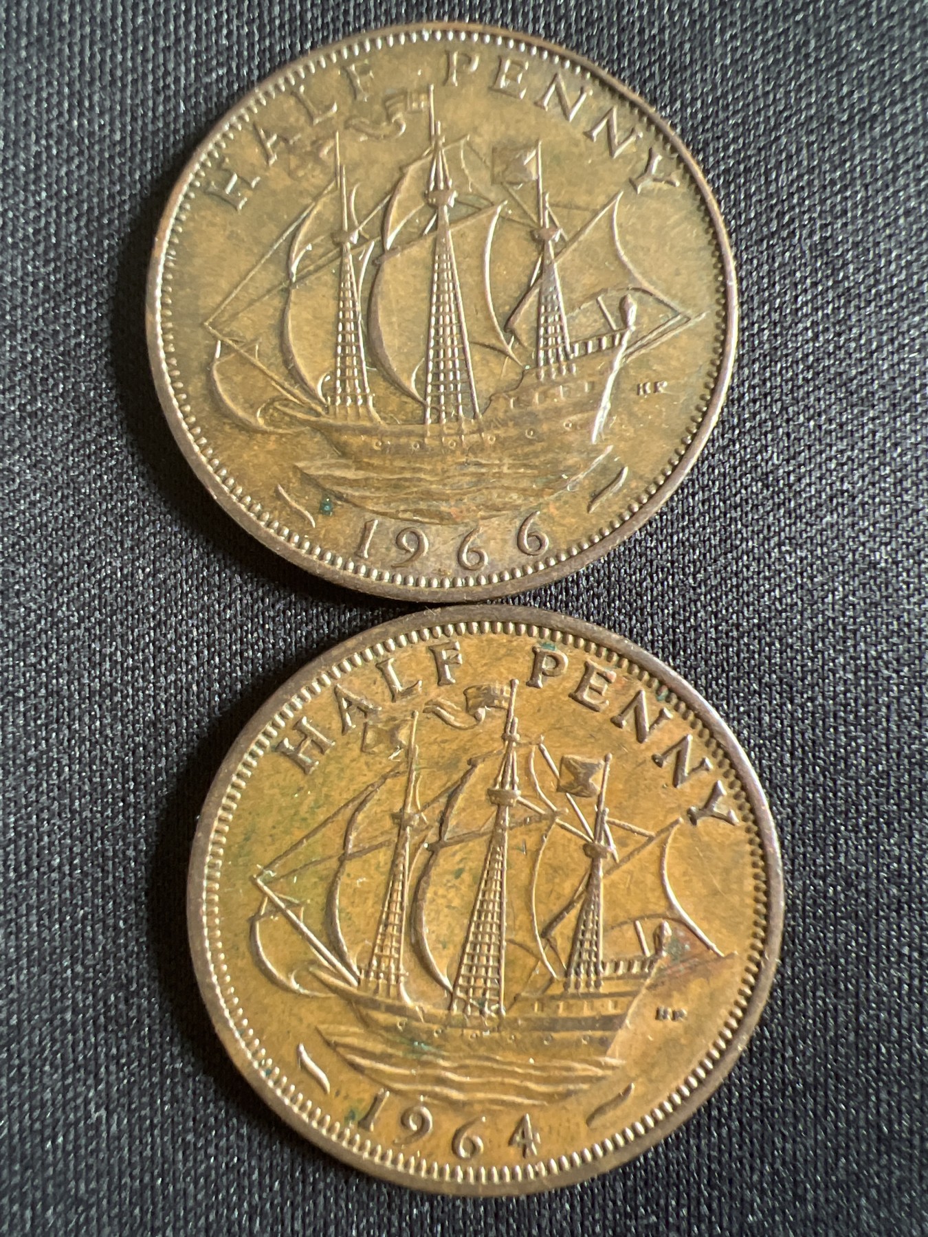 泡泡堂第380期 硬币专场 （无押金，捡漏，全场20包邮，偏远地区除外，接收代拍业务） 伊二半便士两枚