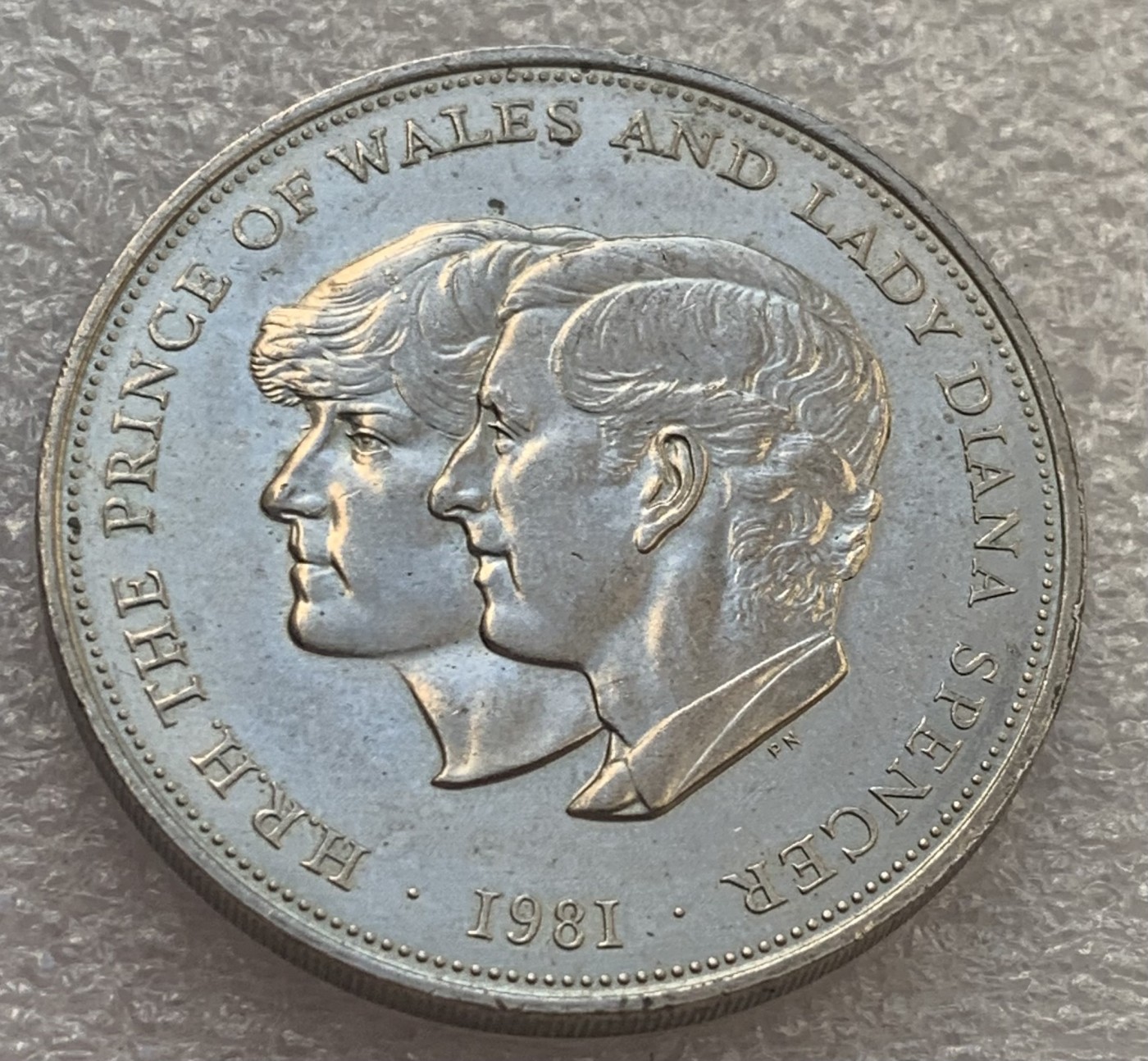 瓶子🏺第105期拍卖会 英国 1981年戴安娜王妃克朗纪念币