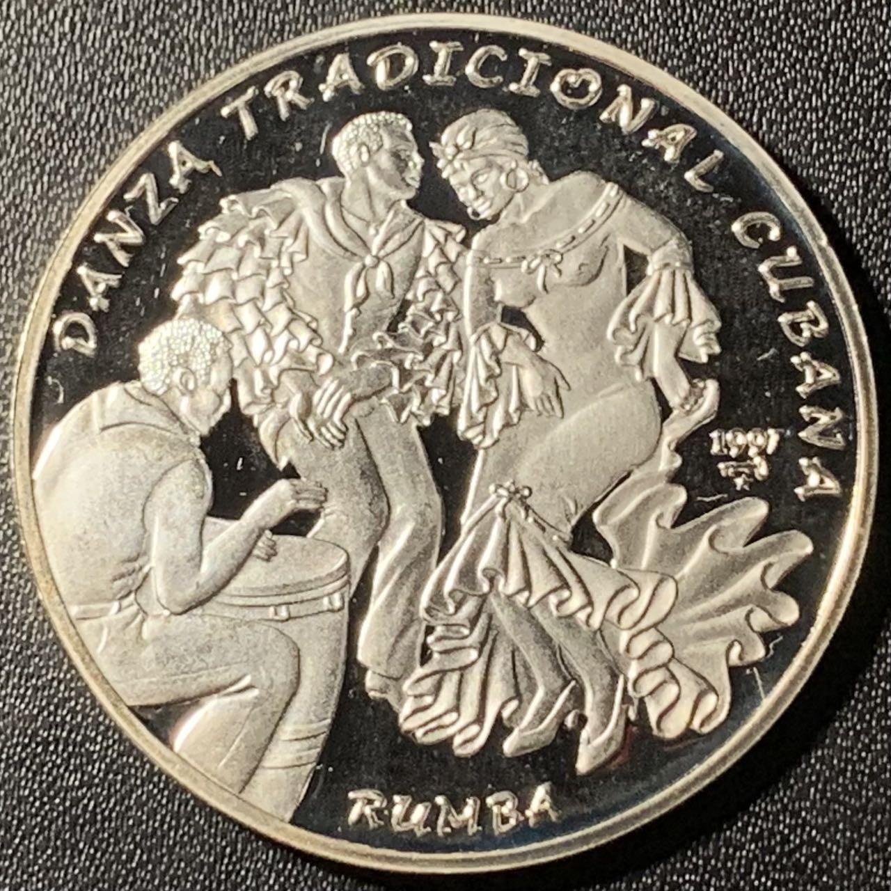 紫瑗钱币——第300期拍卖 古巴 1997年 伊比利亚-美洲系列 伦巴舞者 10比索 27克 0.925银 精制
