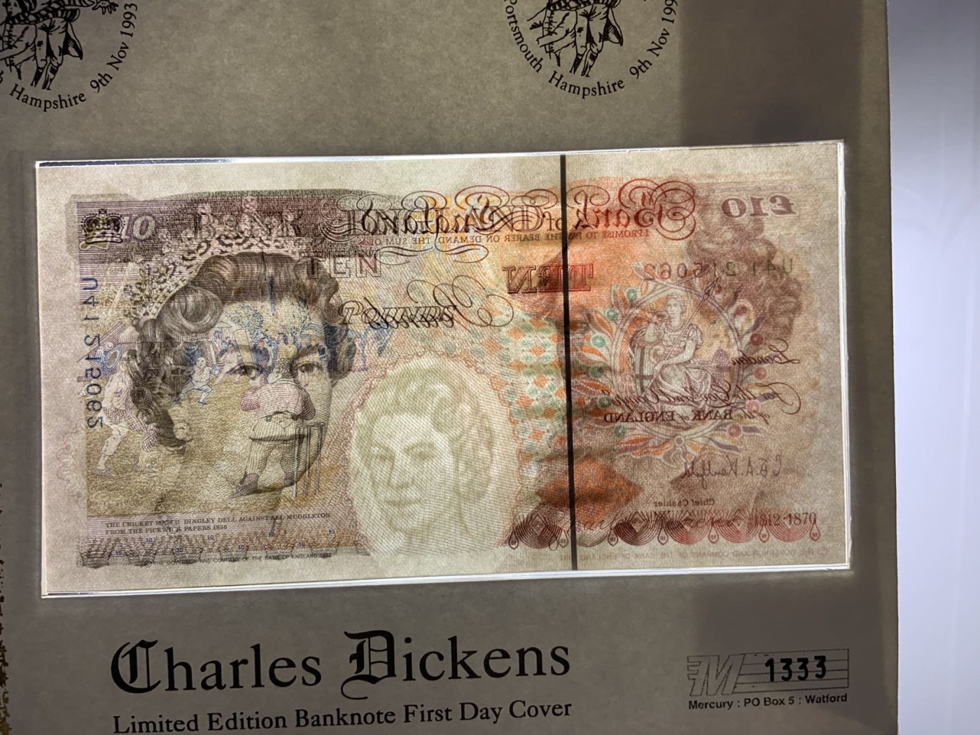 收藏联盟Quantum Auction 第282期拍卖 “多水之乡”-法属圭亚那 英国1993年限量版纸币首日邮票封 品相UNC 限量发行 带原册 查尔斯.狄更斯