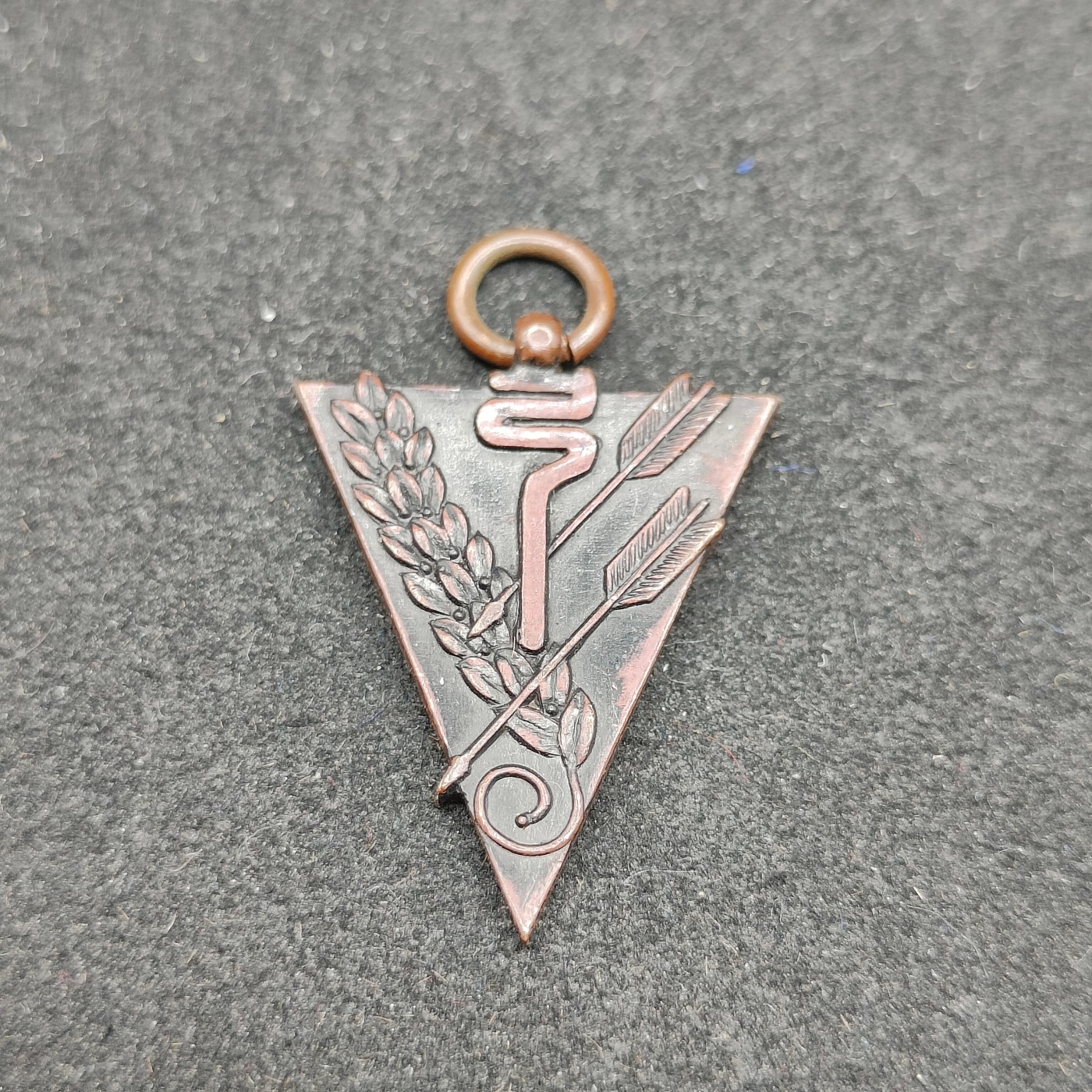 全场0元起拍 第84期 咸鱼国勋章拍卖专场 8月23日（周三）下午6：00开始 日本战前 弓道会徽章