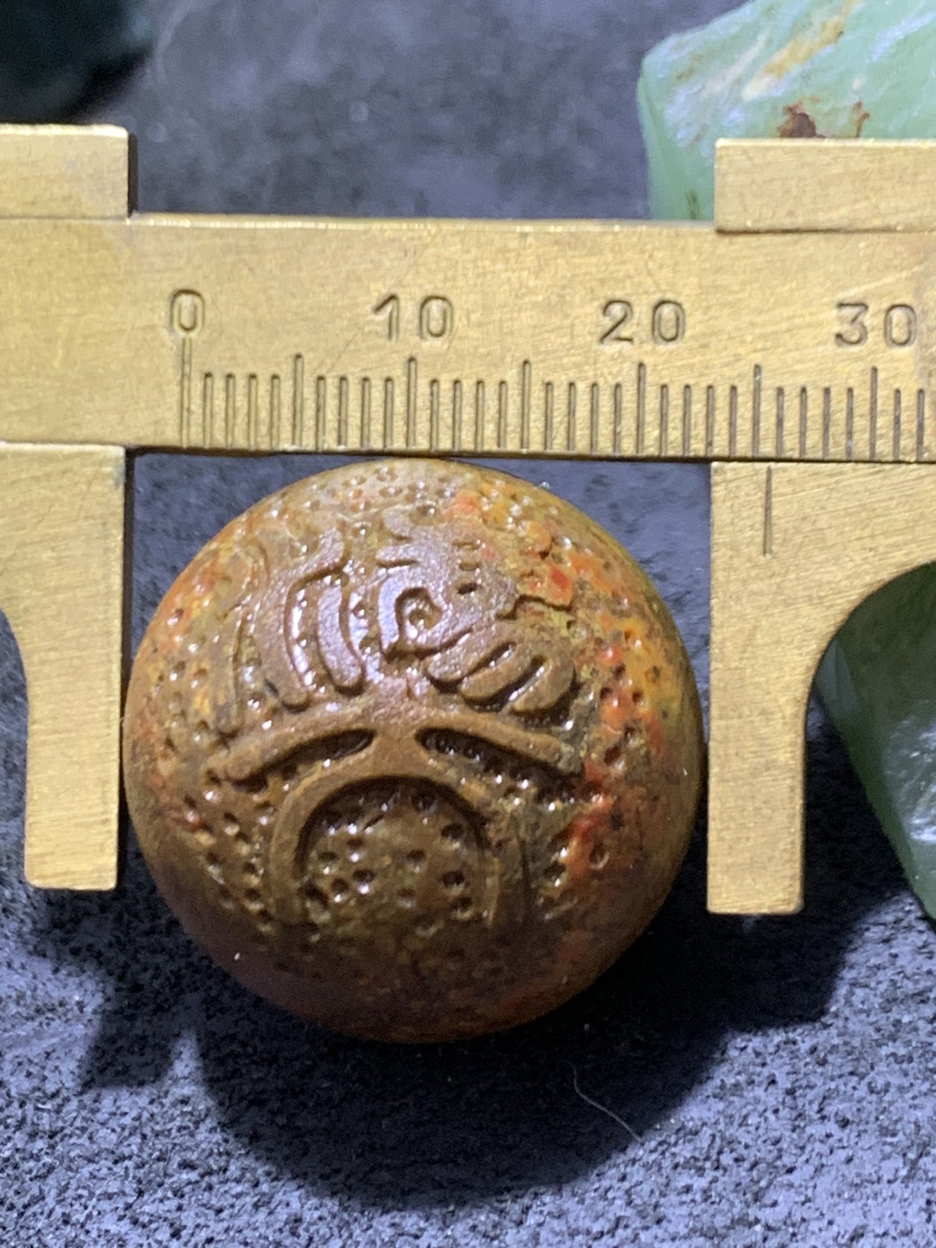 精美亚光风化纹战国红玛瑙手工雕刻珠一颗