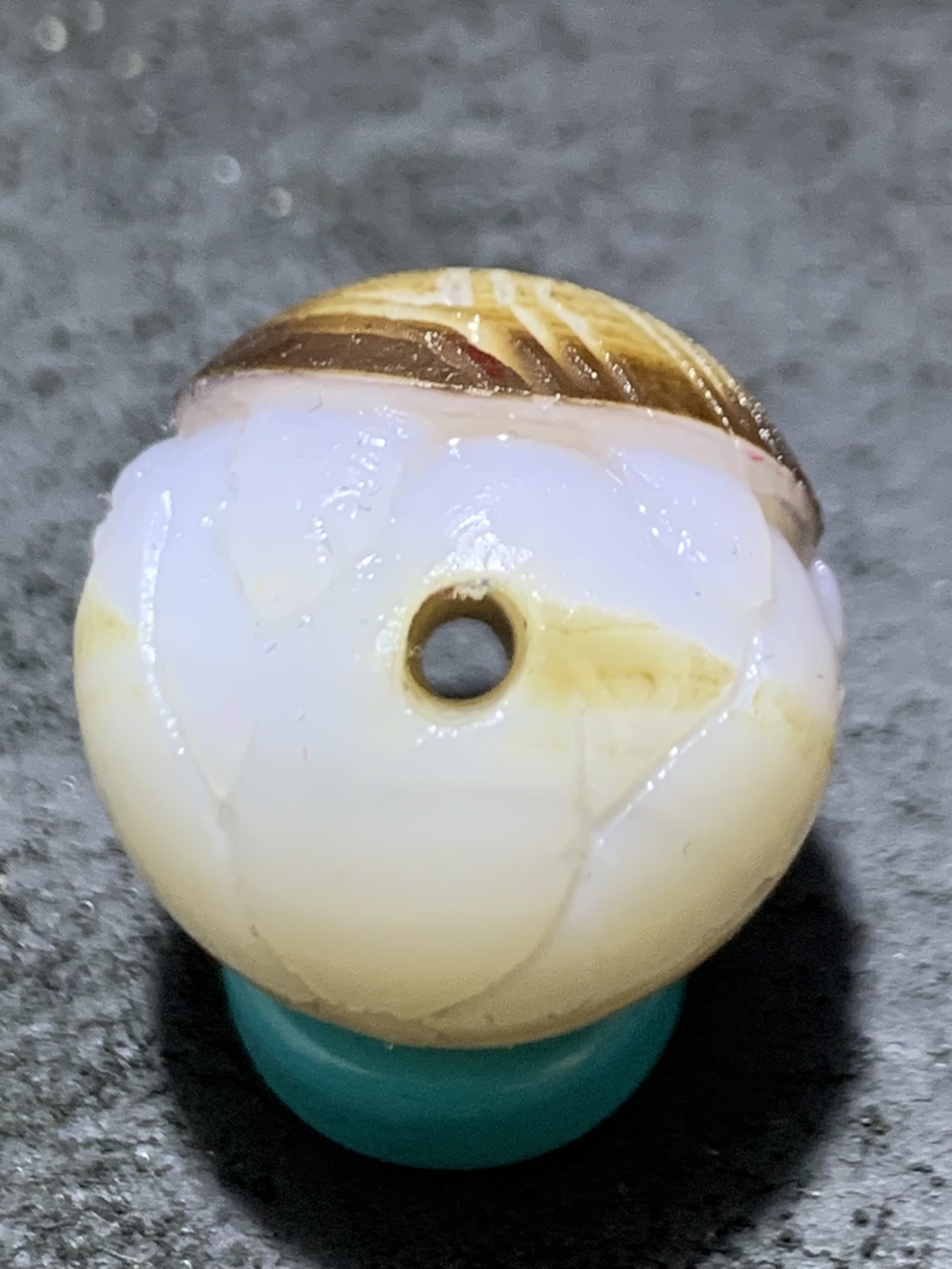 精美高玉化亚光海洋玉髓手工俏色巧雕长寿龟圆珠一个！
