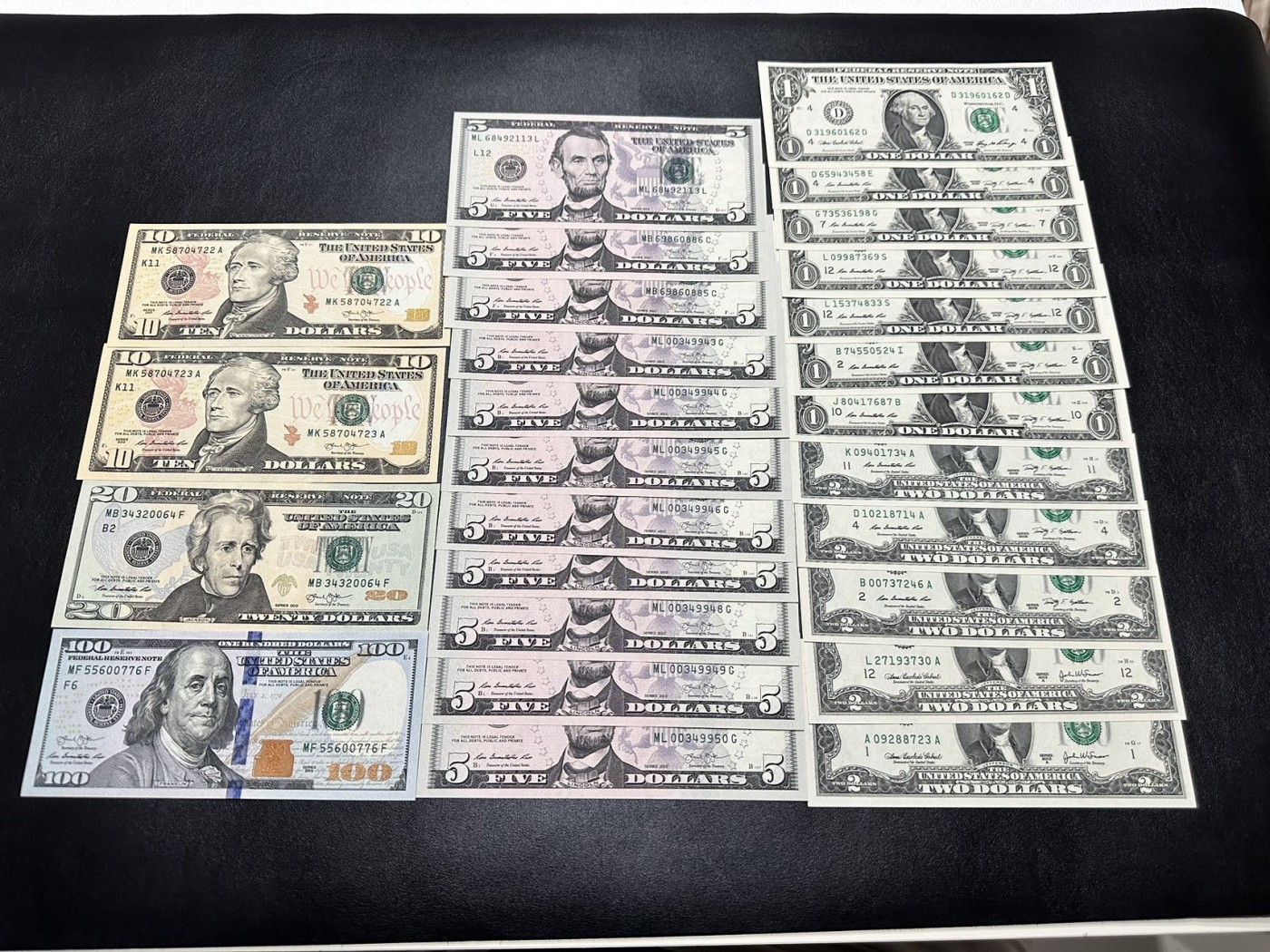 《外钞收藏家》第二百九十二期（连拍第三场） 27张美元 212元 最新汇率起拍 全部是2013年 个别有潮