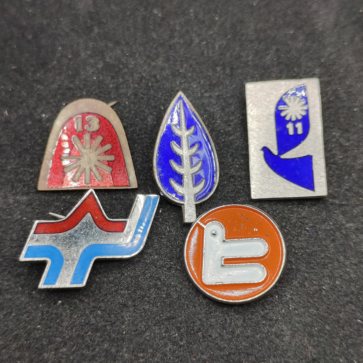 全场0元起拍 第84期 咸鱼国勋章拍卖专场 8月23日（周三）下午6：00开始 日本核兵器禁止徽章一组五个