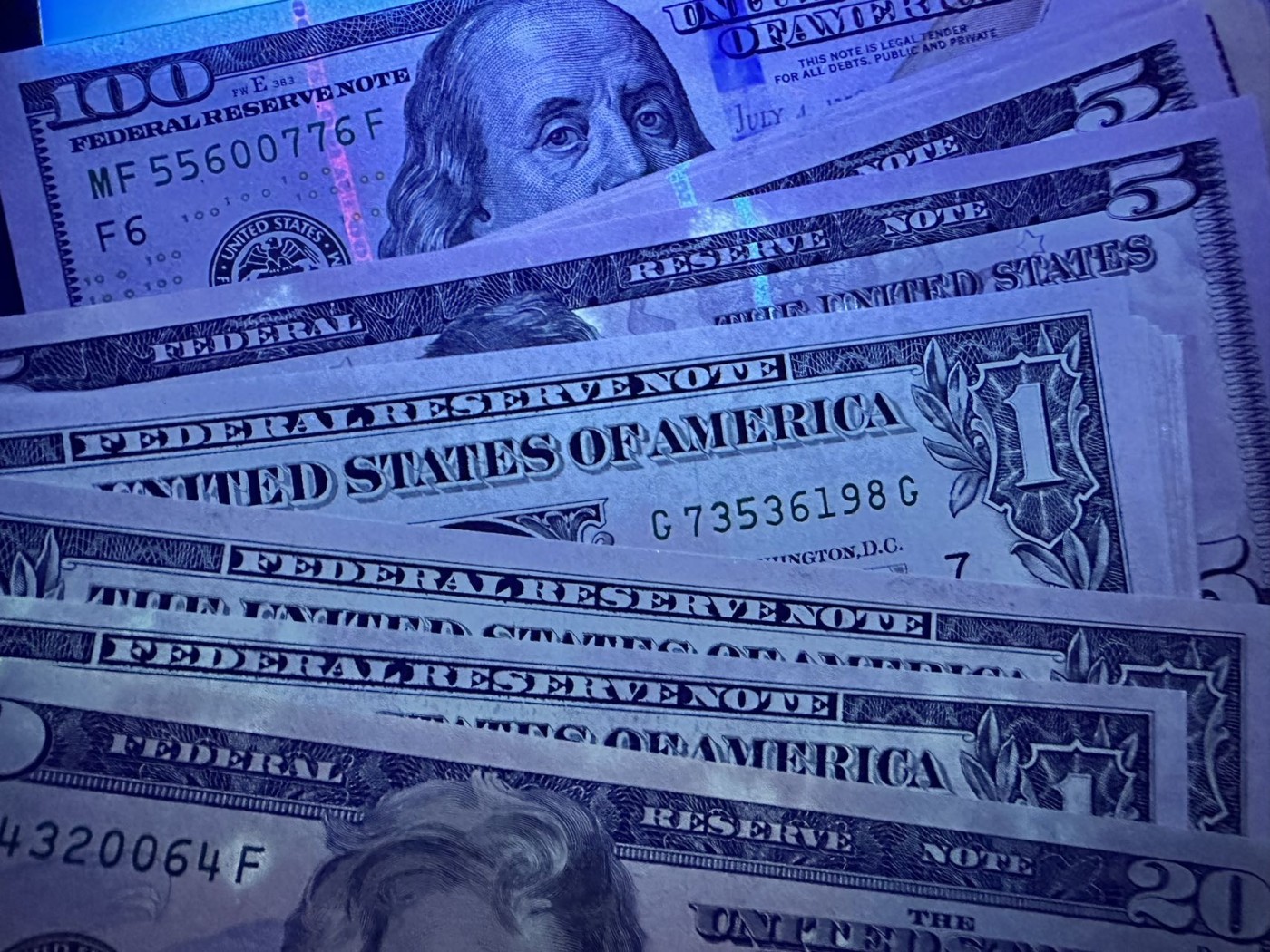 《外钞收藏家》第二百九十二期（连拍第三场） 27张美元 212元 最新汇率起拍 全部是2013年 个别有潮