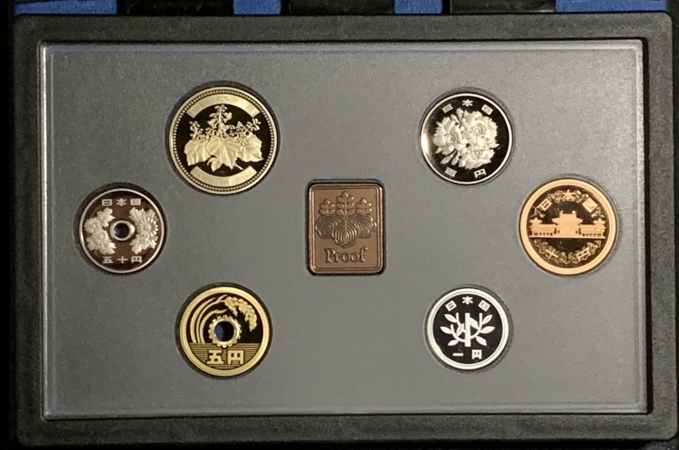 紫瑗钱币——第300期拍卖  日本 2002年 平成14年 流通硬币 6枚套 精制 小黑本