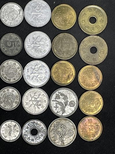 世界硬币纸币0 元起拍全场无压力第30场（拍前悉知，单场次满50包邮，每周四统一发货，寄存由人，不足包邮条件每周四发货前凑满98包邮，不足请补邮费。） - 日本美品杂币平成，昭和年代各种一钱五十钱等23枚（下面五个送）