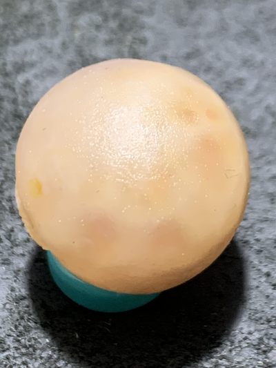 精美亚光糖心料战国红玛瑙手工俏色巧雕仙鹤随形圆珠一个 精美亚光糖心料战国红玛瑙手工俏色巧雕仙鹤随形圆珠一个