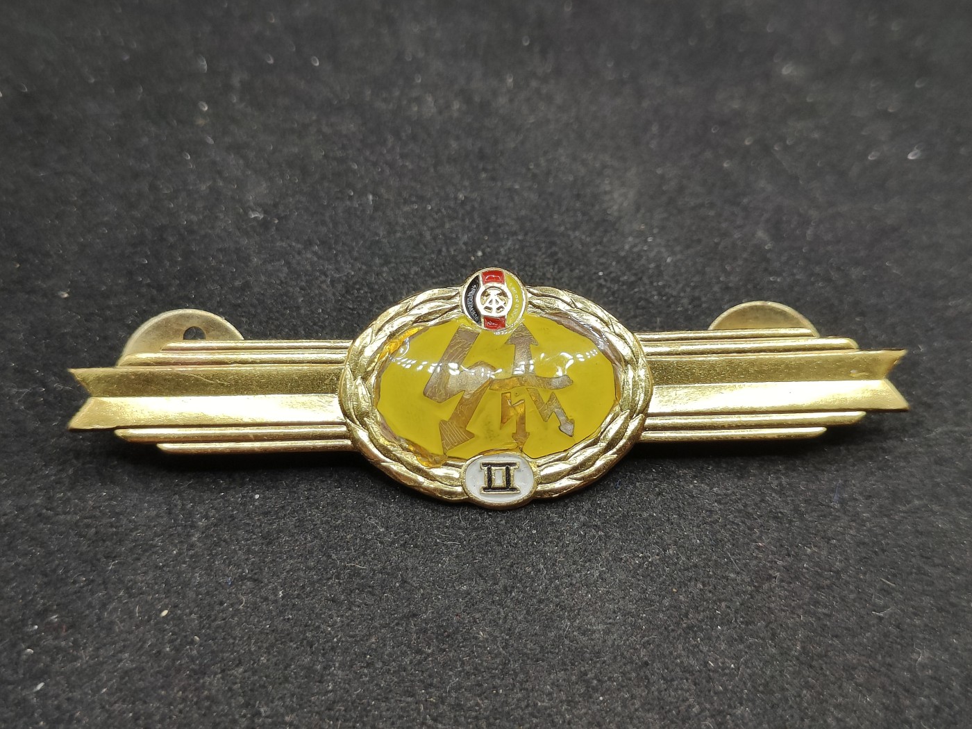 全场0元起拍 第84期 咸鱼国勋章拍卖专场 8月23日（周三）下午6：00开始 东德通讯兵技能章