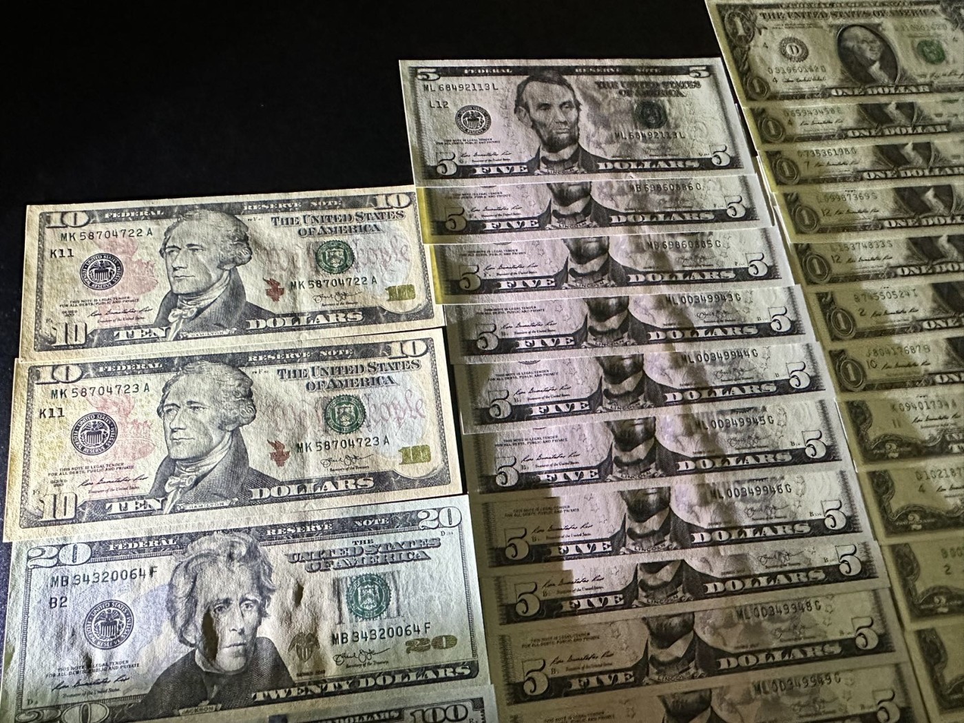 《外钞收藏家》第二百九十二期（连拍第三场） 27张美元 212元 最新汇率起拍 全部是2013年 个别有潮