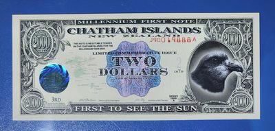 港、澳、台、中外钞、流水签、机签、箱包单、靓号专场第26期 - 查塔姆群岛1999年 2 元 黄金标签 千禧年纪念塑料钞 号码无47 倒置号 豹子号 J90019888 UNC一张/如图