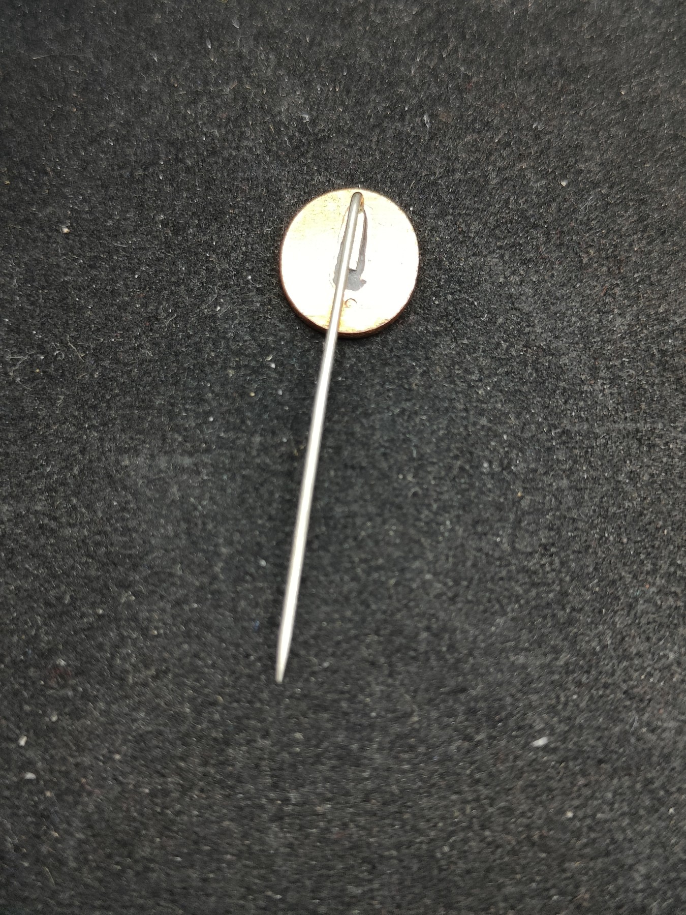 全场0元起拍 第84期 咸鱼国勋章拍卖专场 8月23日（周三）下午6：00开始 东德社会统一党珐琅党徽