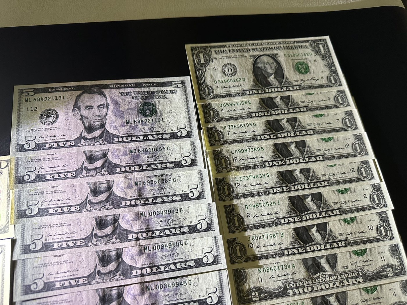 《外钞收藏家》第二百九十二期（连拍第三场） 27张美元 212元 最新汇率起拍 全部是2013年 个别有潮
