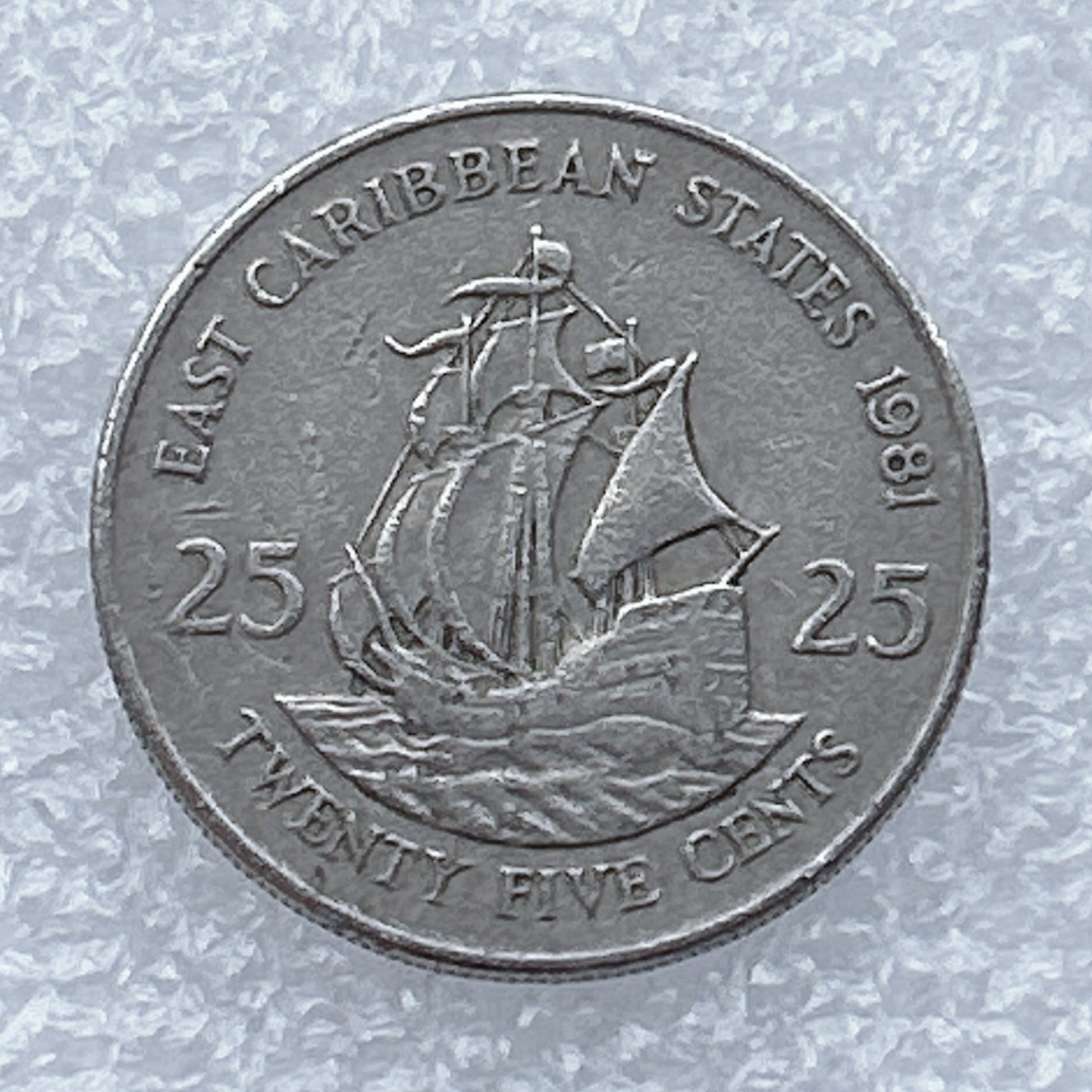 全场一元起拍 世界钱币散币场 第18期 东加勒比1981年25分帆船 女王